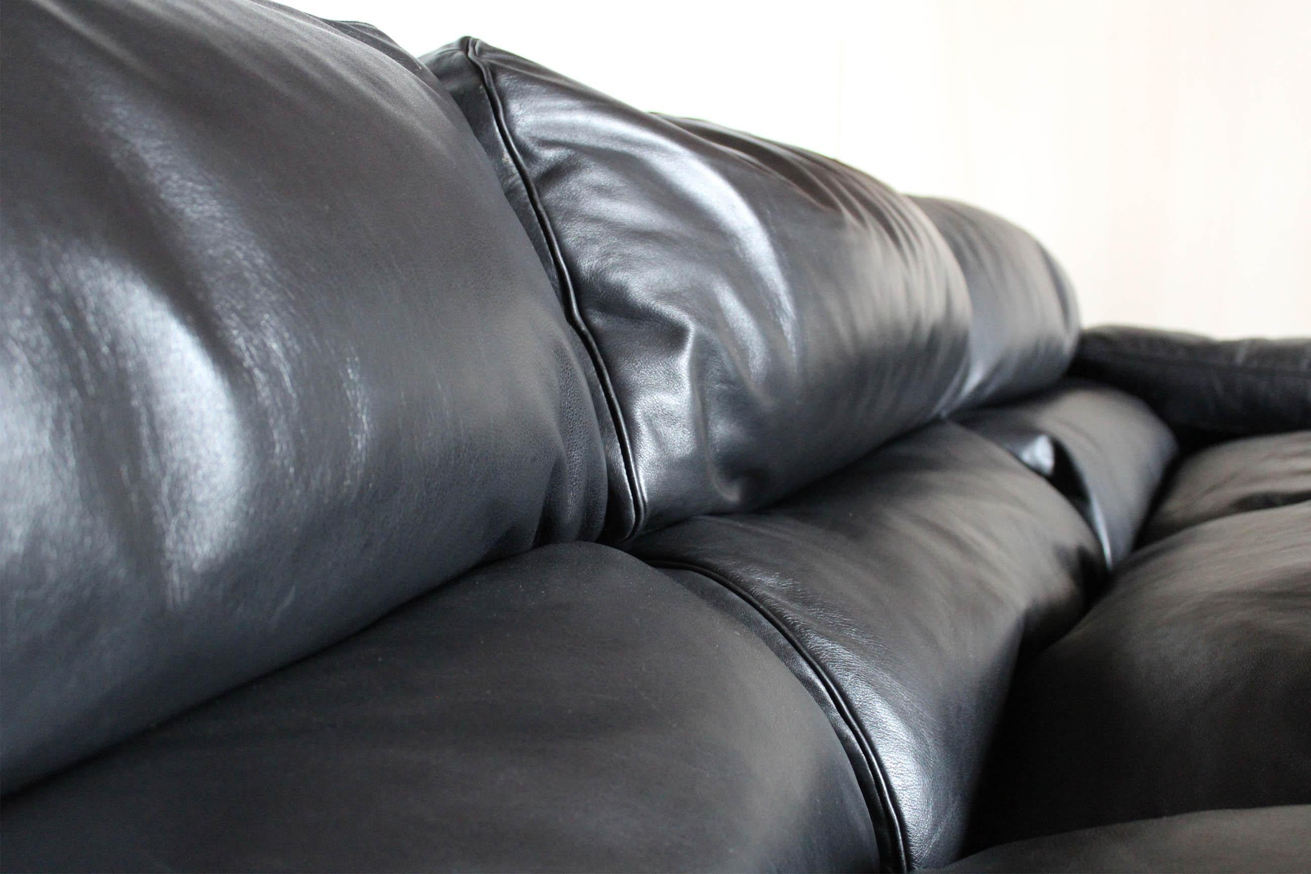 Leather 1980s Vintage black leather Sofa Tito Agnoli Designer for Poltrona Frau