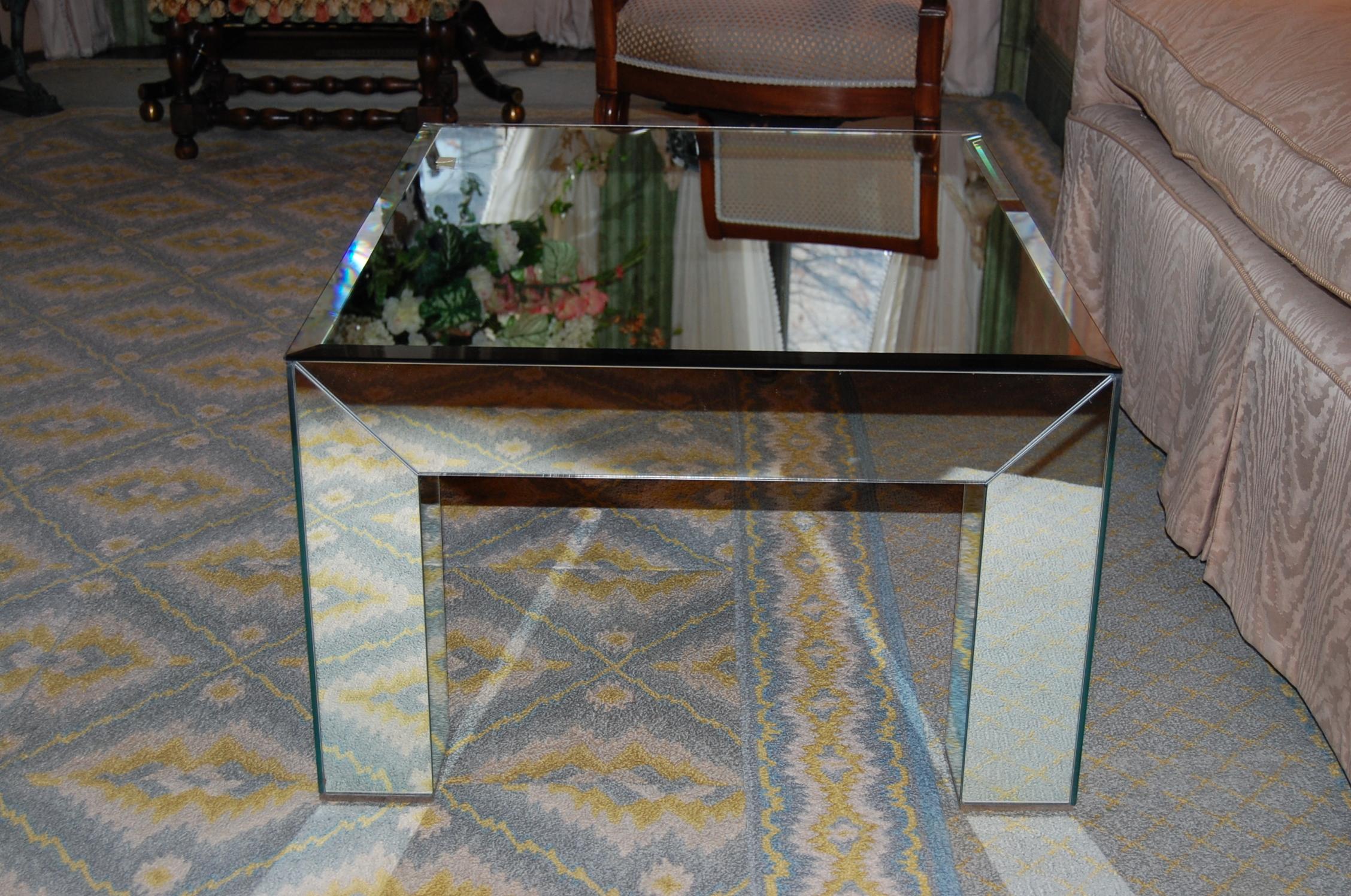 American 1980's Vintage Beveled Mirrored Glass Rectangular Coffee Table For Sale