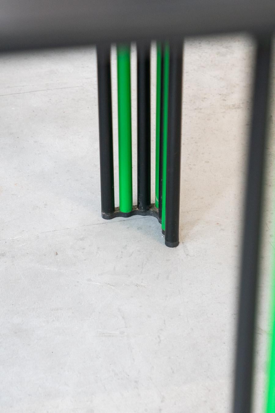 1980s Vintage Black and Green Dining Table - Sleek Italian Design For Sale 6