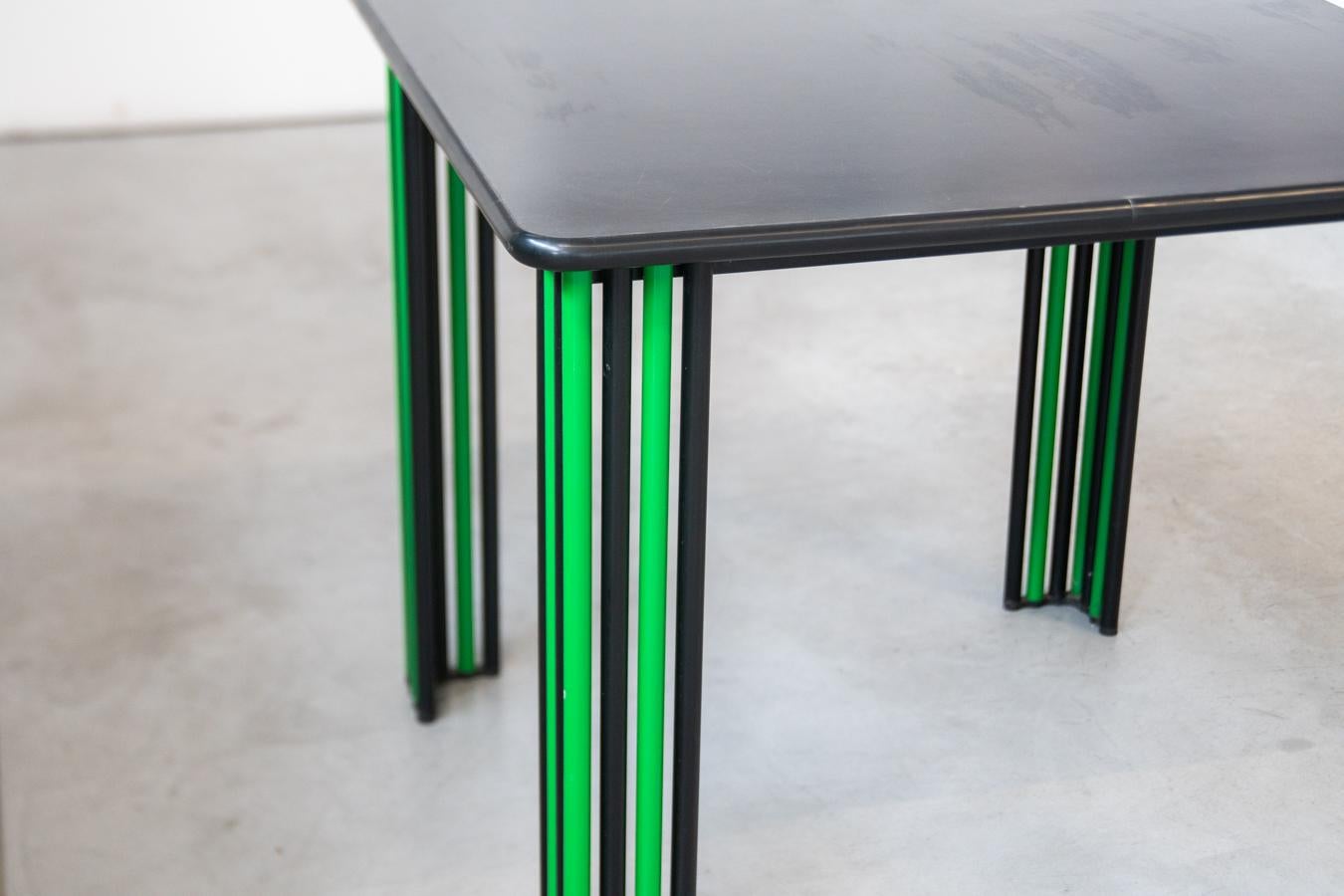 1980s Vintage Black and Green Dining Table - Sleek Italian Design For Sale 1