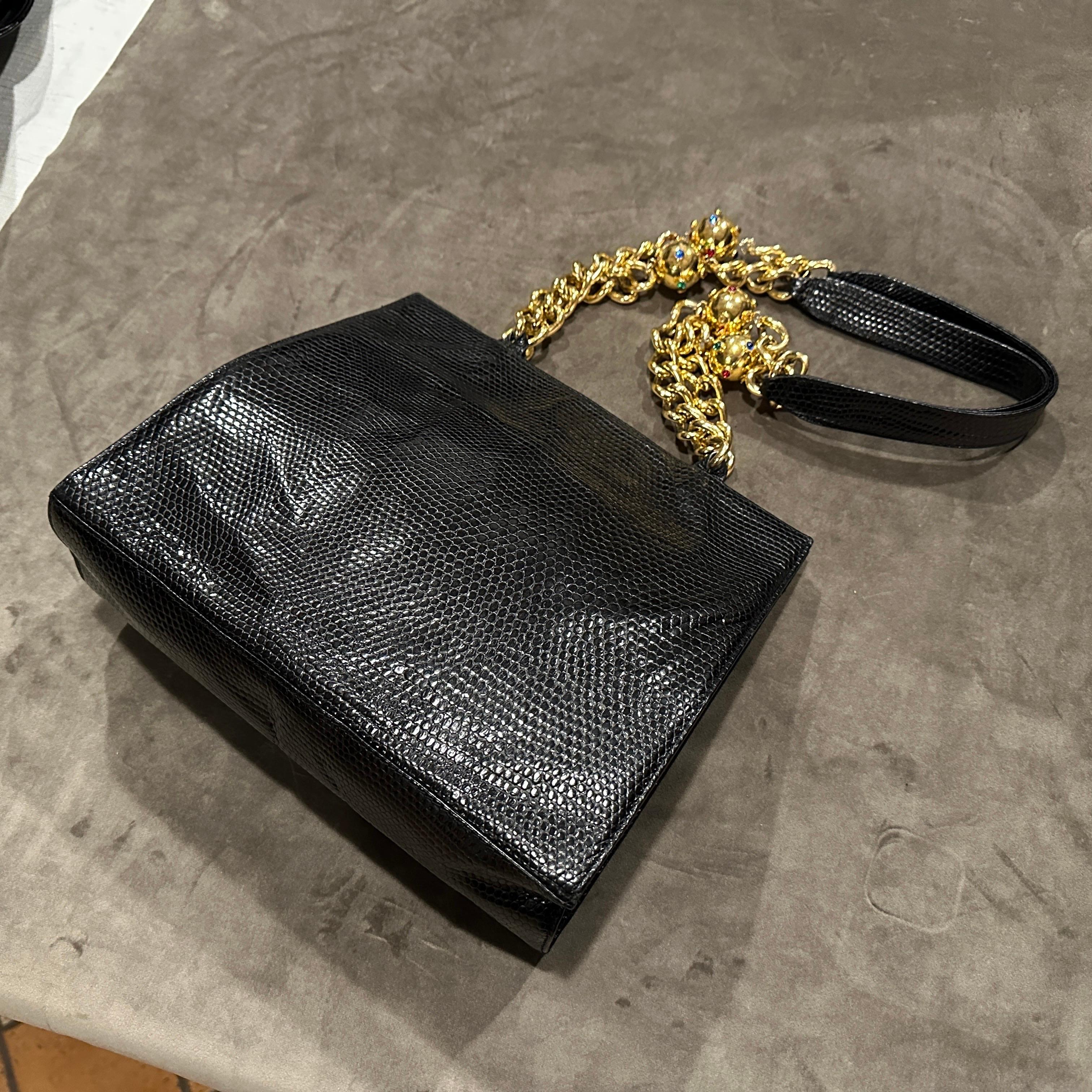 1980s Vintage Black Leather and Costume Jewelry Chain Italian Shoulder Bag In Good Condition For Sale In Aci Castello, IT