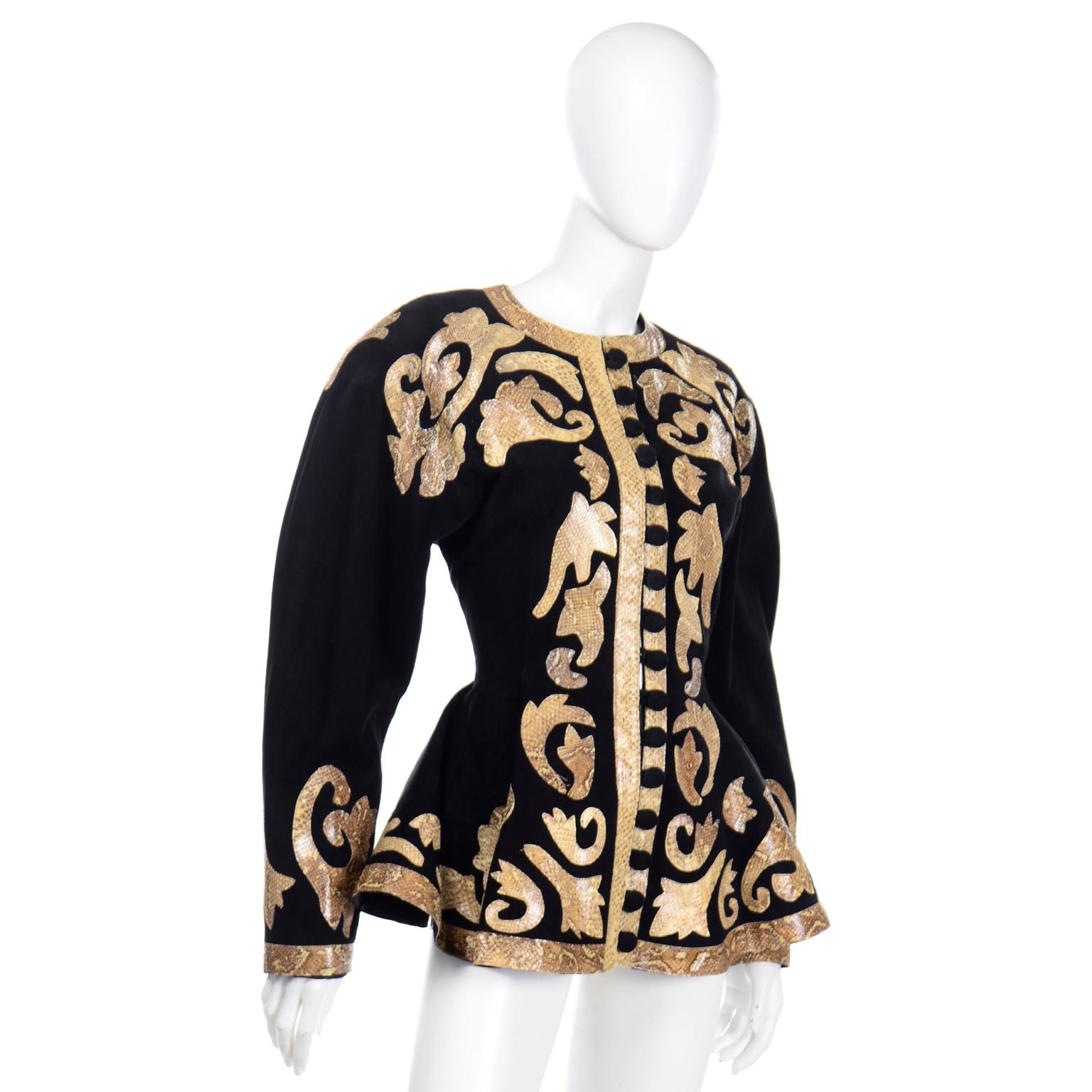 1980er Vintage Schößchenjacke aus schwarzem Wildleder mit Python-Schlangenhaut-Applikation (Schwarz)