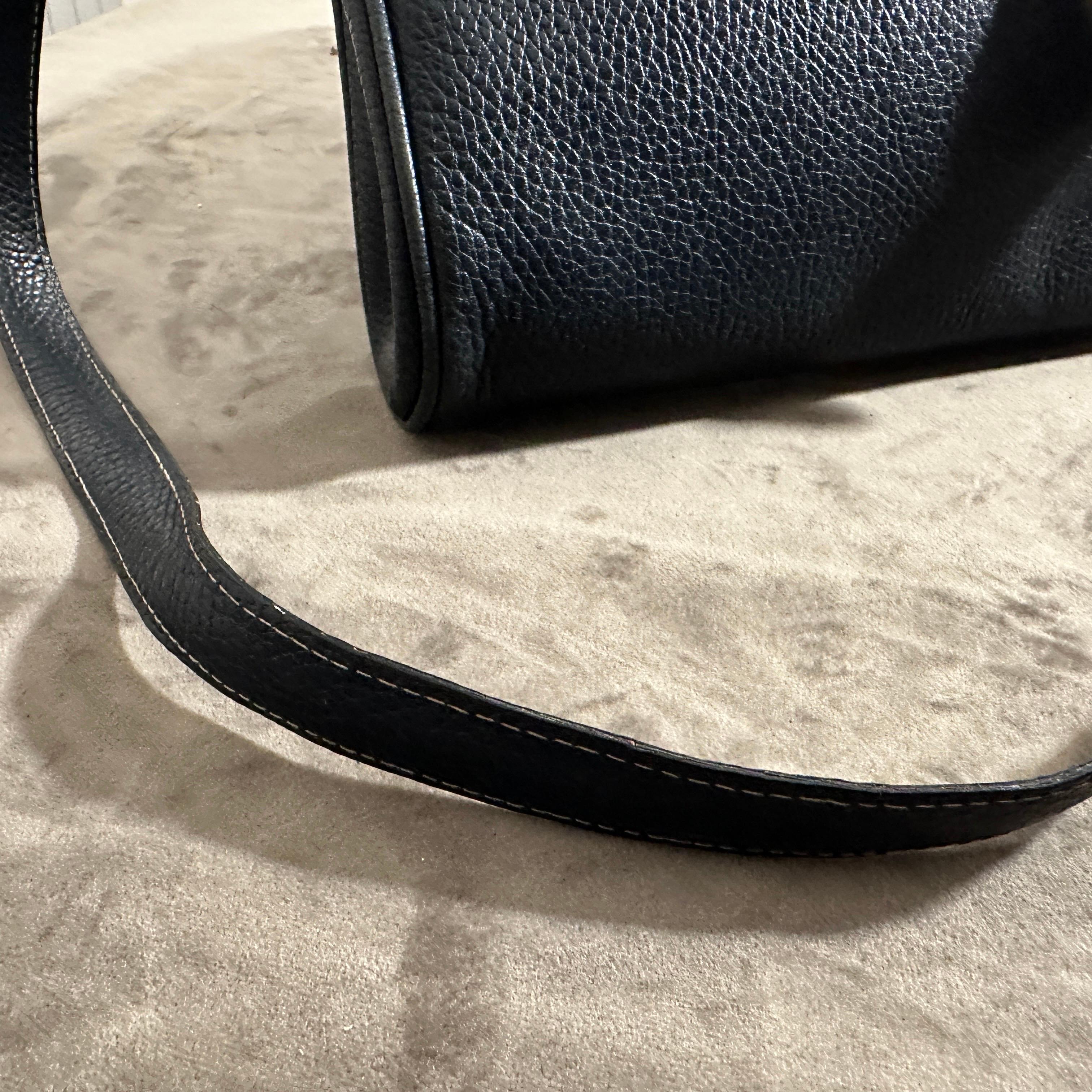 Sac à bandoulière en cuir bleu vintage des années 1980 d'Emanuel Ungaro en vente 13