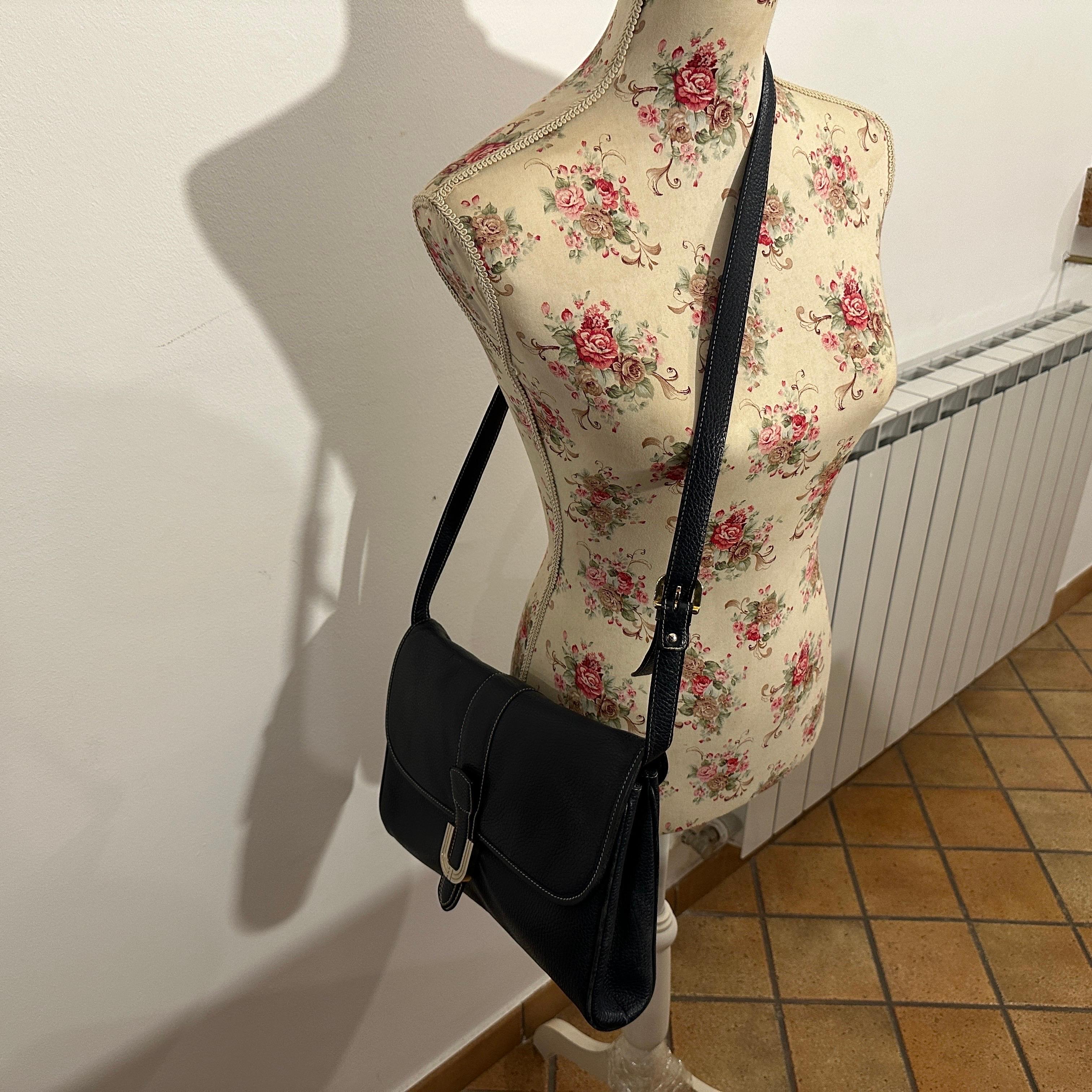Sac à bandoulière en cuir bleu vintage des années 1980 d'Emanuel Ungaro Excellent état - En vente à Aci Castello, IT