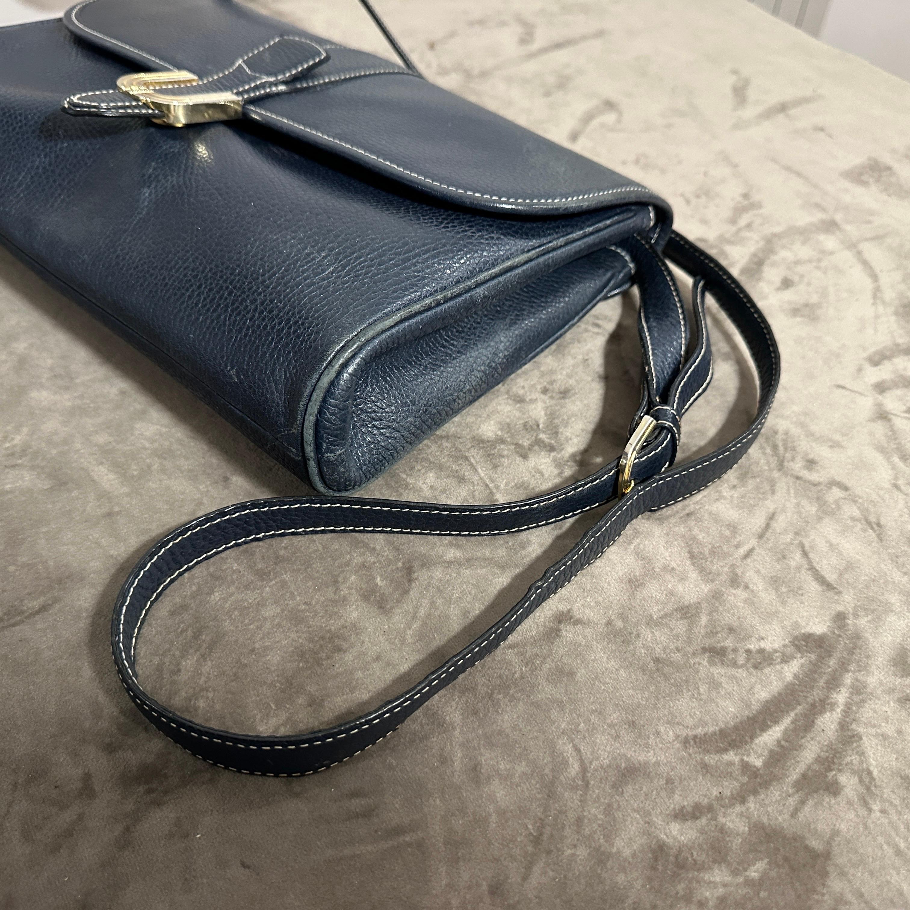 Sac à bandoulière en cuir bleu vintage des années 1980 d'Emanuel Ungaro en vente 1