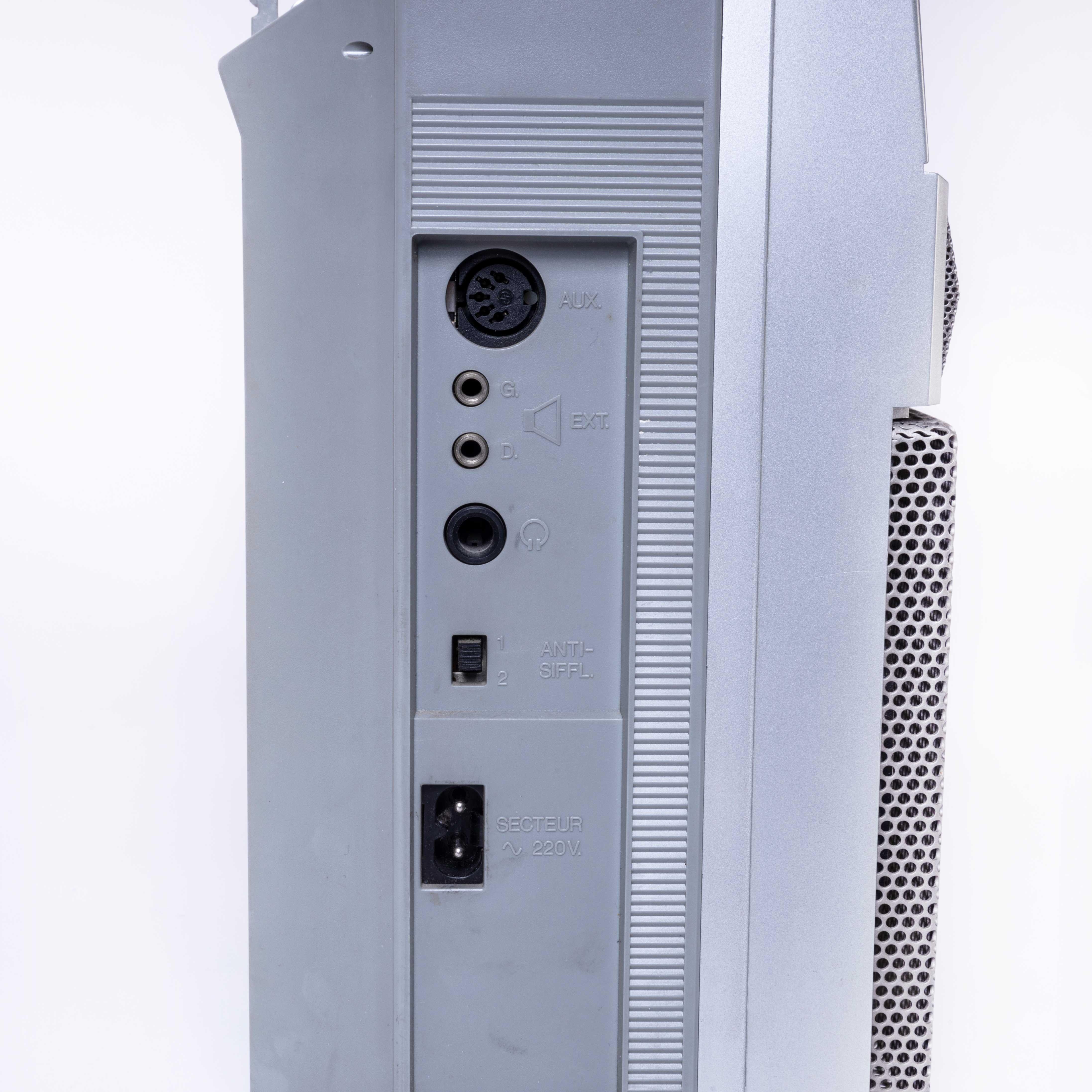 vintage boombox bluetooth