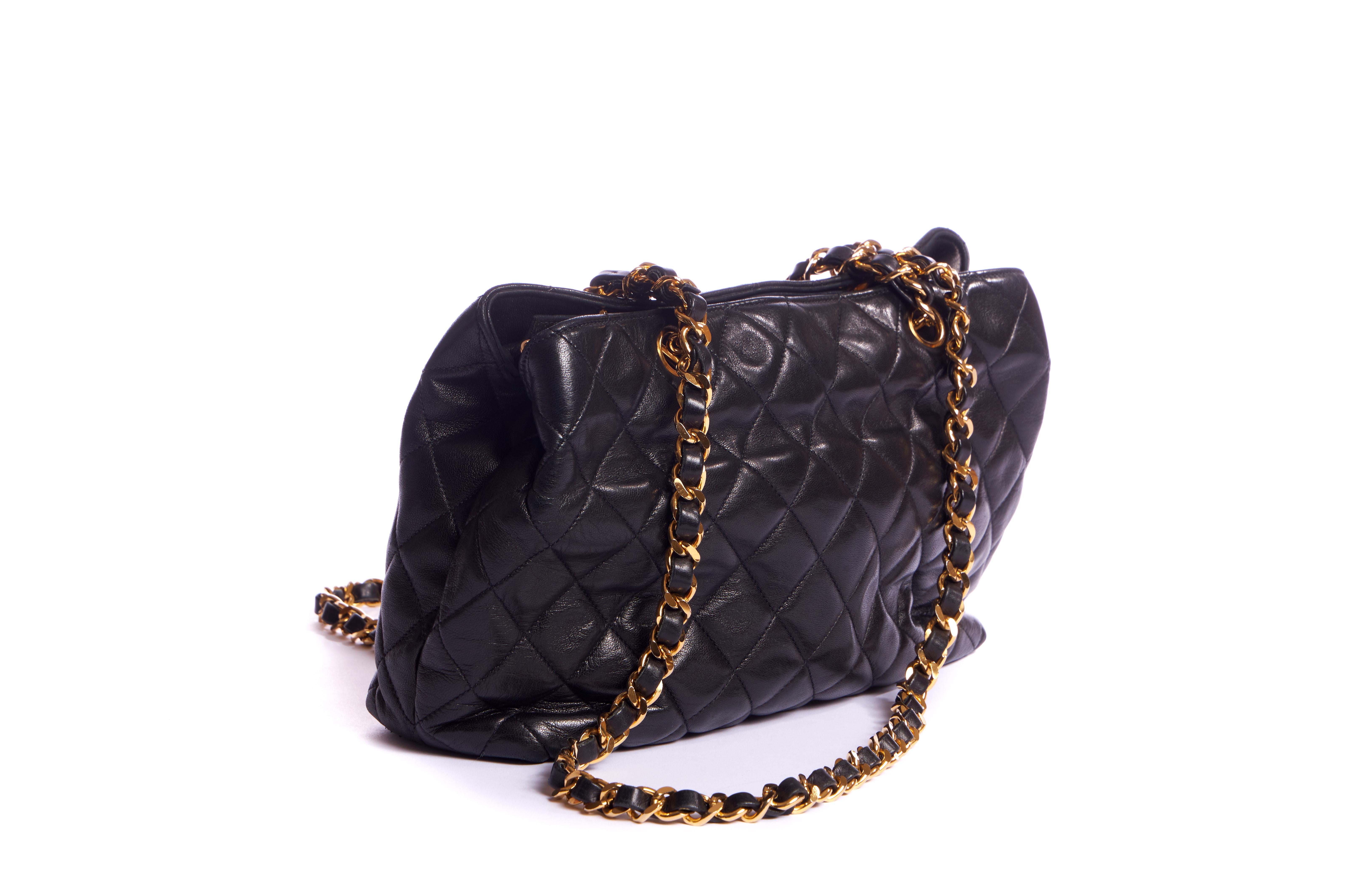 Chanel classic quilted zipped handbag with heavy duty gold chains. Shoulder drop 10.5