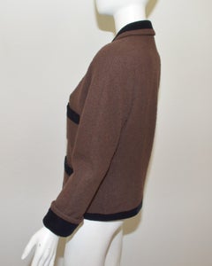 1980er Vintage Chanel Braune Tweedjacke aus den 1980er Jahren mit Samtbesatz