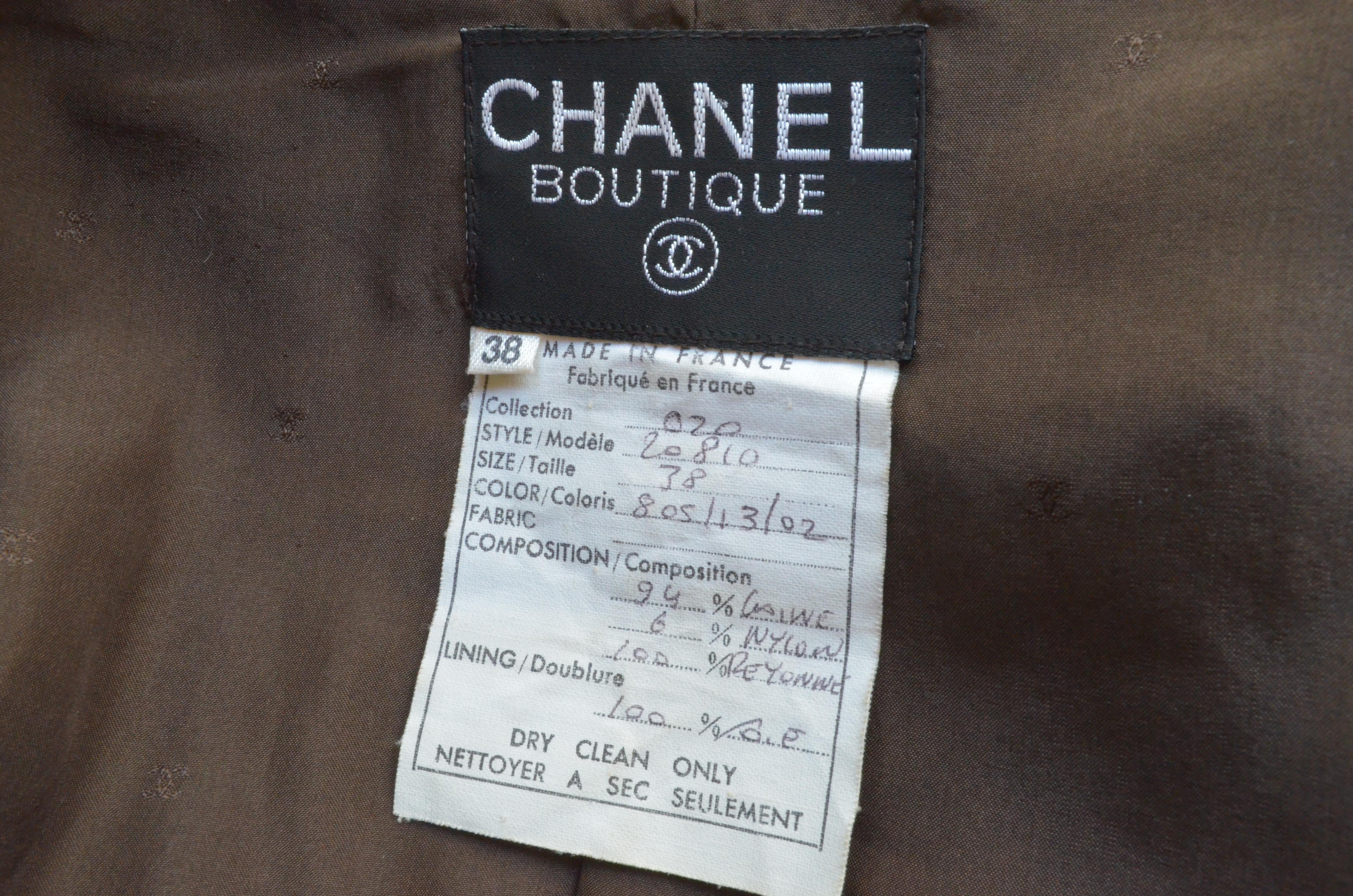 1980’s Vintage Chanel Brown Tweed Jacket with Velvet Trim In Excellent Condition In Carmel, CA