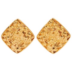 1980
s Vintage Chanel Chanel Goldtone Earrings 1980
s Vintage Chanel Chanel Goldtone Earrings