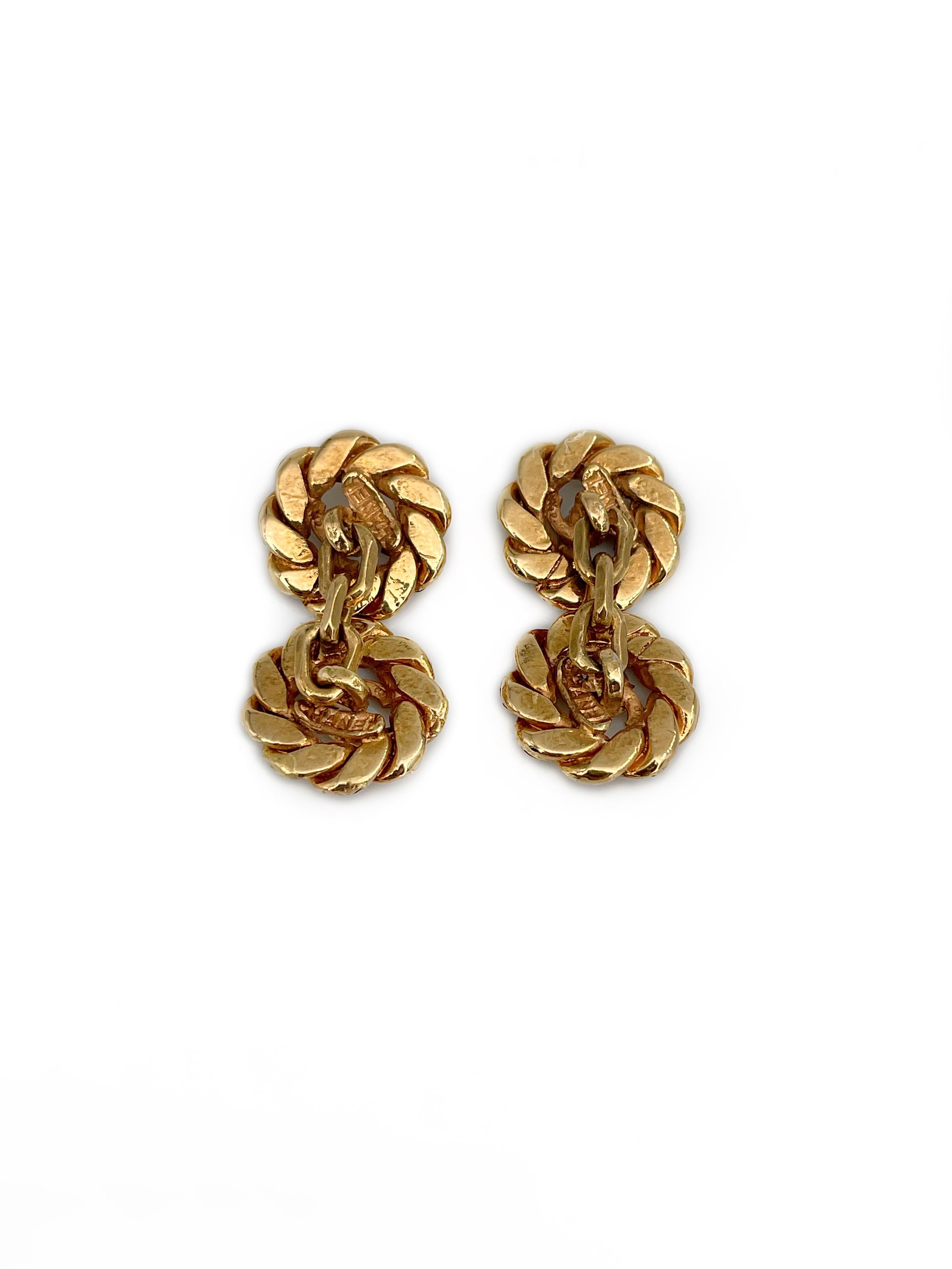 1980s Vintage Chanel Gold Tone CC Logo Round Chain Cufflinks In Good Condition For Sale In Vilnius, Vilniaus apskr.