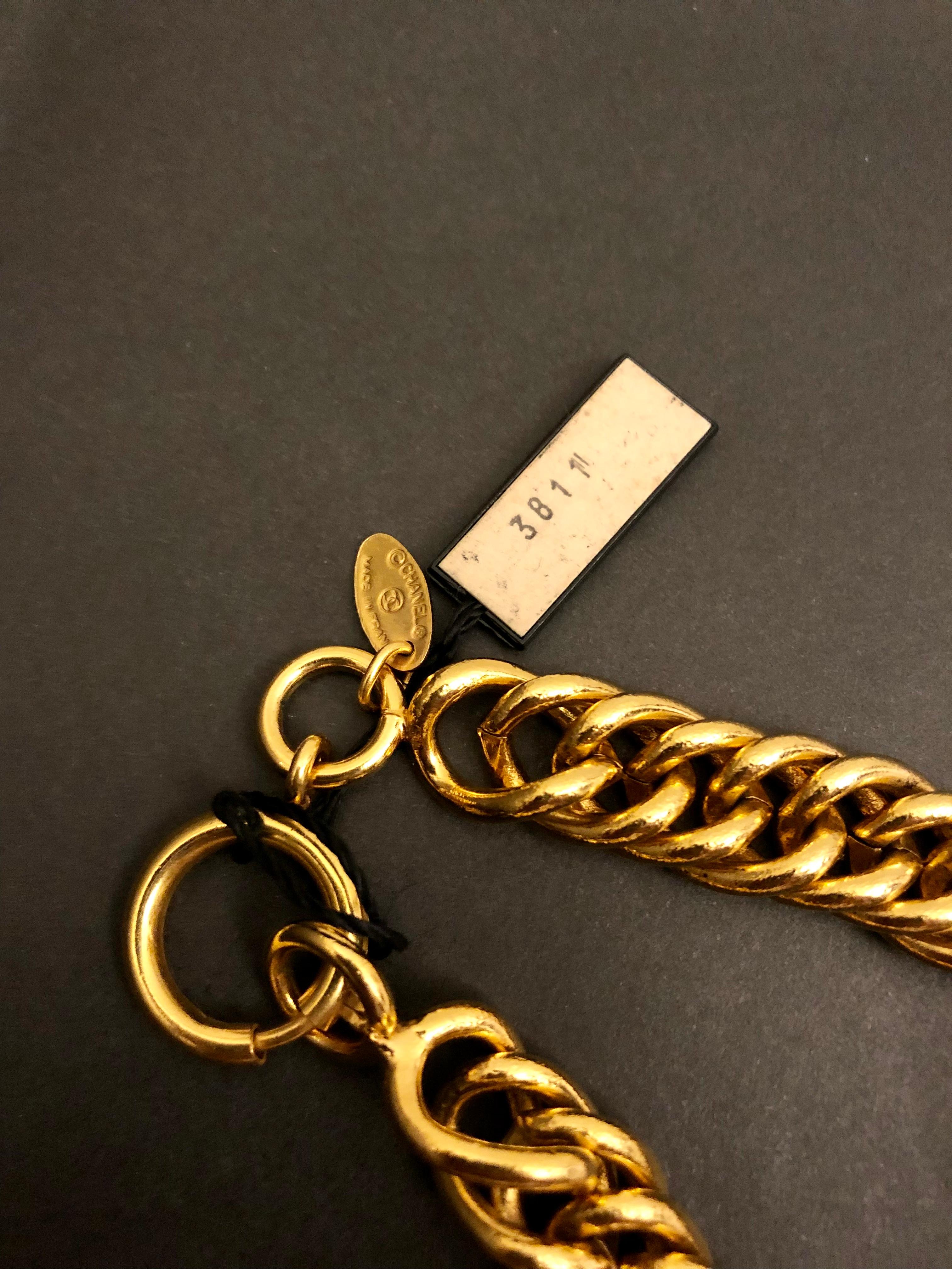 Women's 1980s Vintage CHANEL Gold Toned Cambon Short Chain Necklace For Sale
