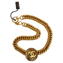 1980s Vintage CHANEL Gold Toned Cambon Short Chain Necklace 