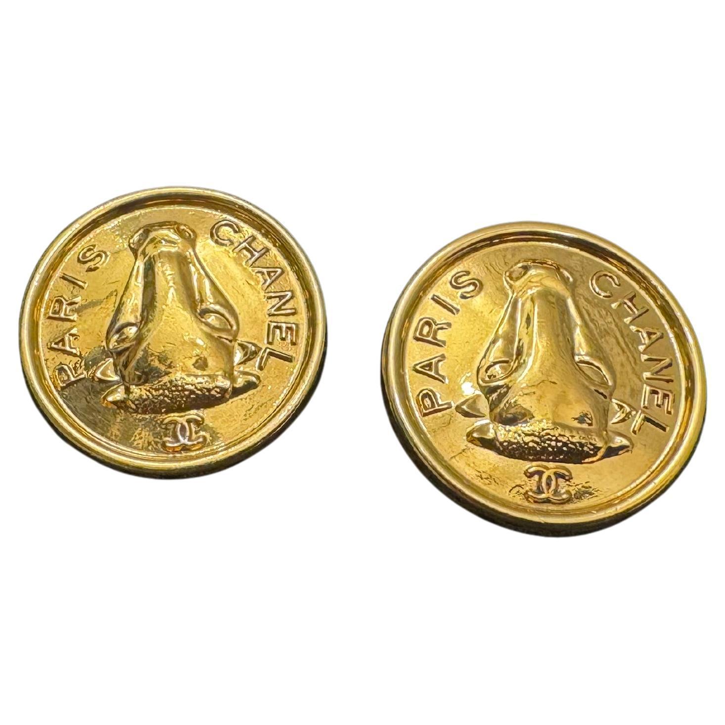 Women's 1980s Vintage CHANEL Gold Toned Bull Clip On Earrings For Sale