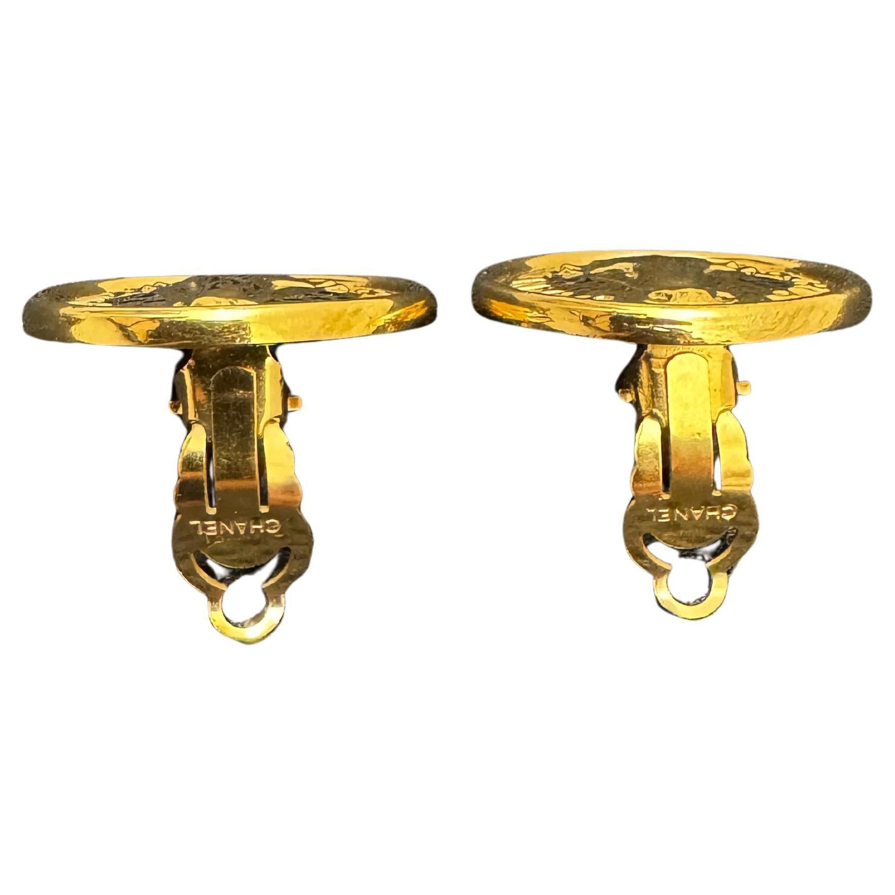 1980s Vintage CHANEL Gold Toned Bull Clip On Earrings For Sale 1
