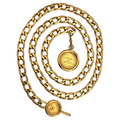 1980er Jahre Vintage CHANEL Gold getönte Cambon- Münzkette Gürtel-Halskette