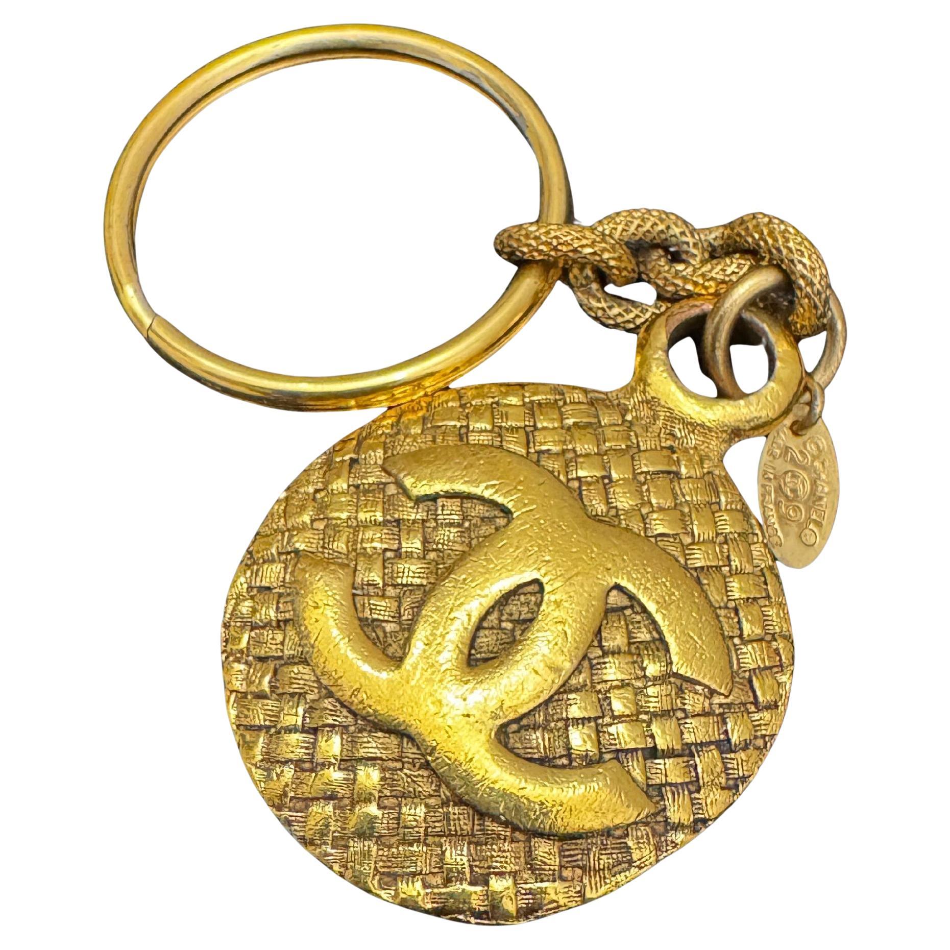 1980s Vintage CHANEL Gold Toned CC Chain Keyring Keychain For Sale