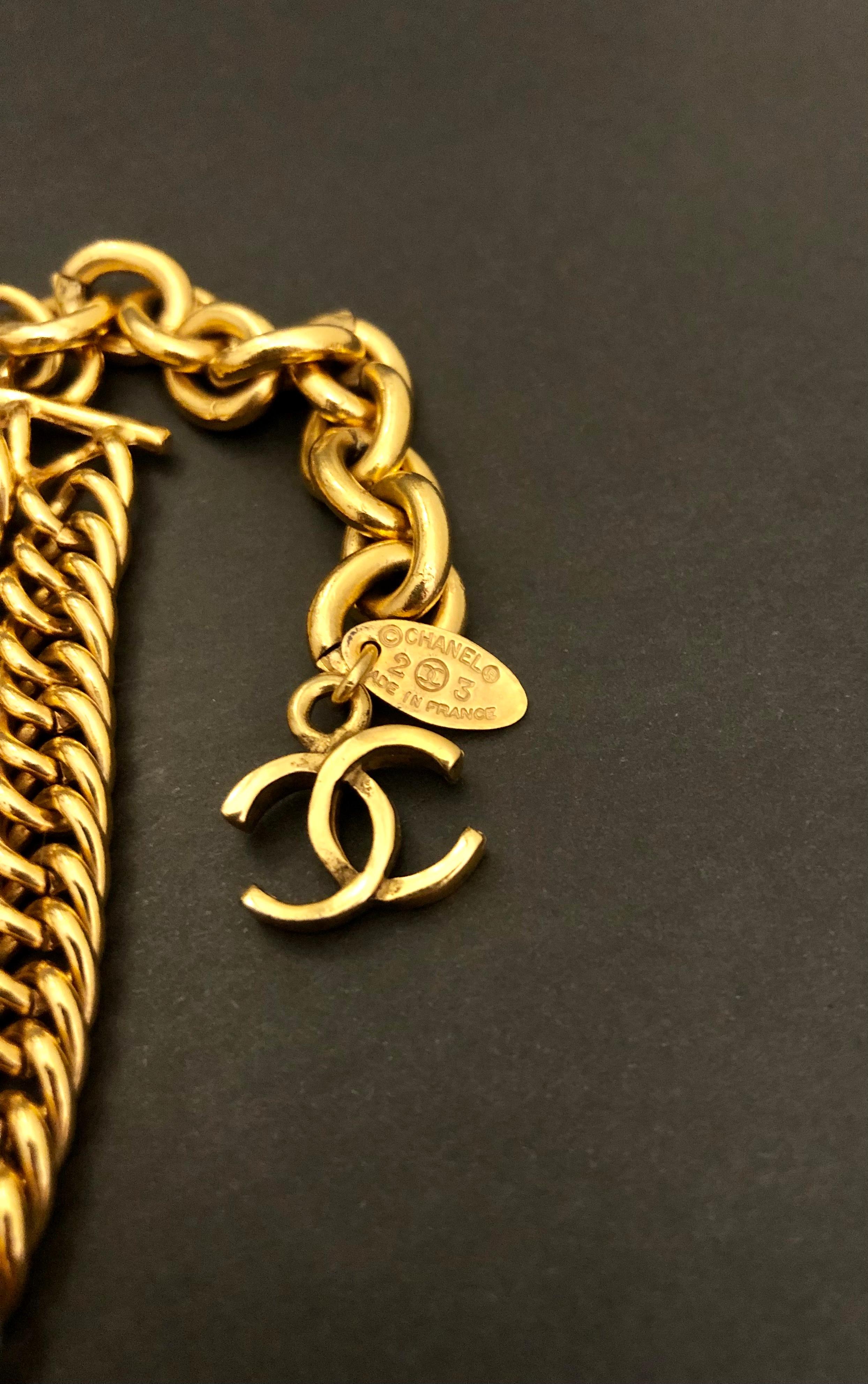 1980s Vintage CHANEL Gold Toned Lion Medallion Triple Chain Belt 3