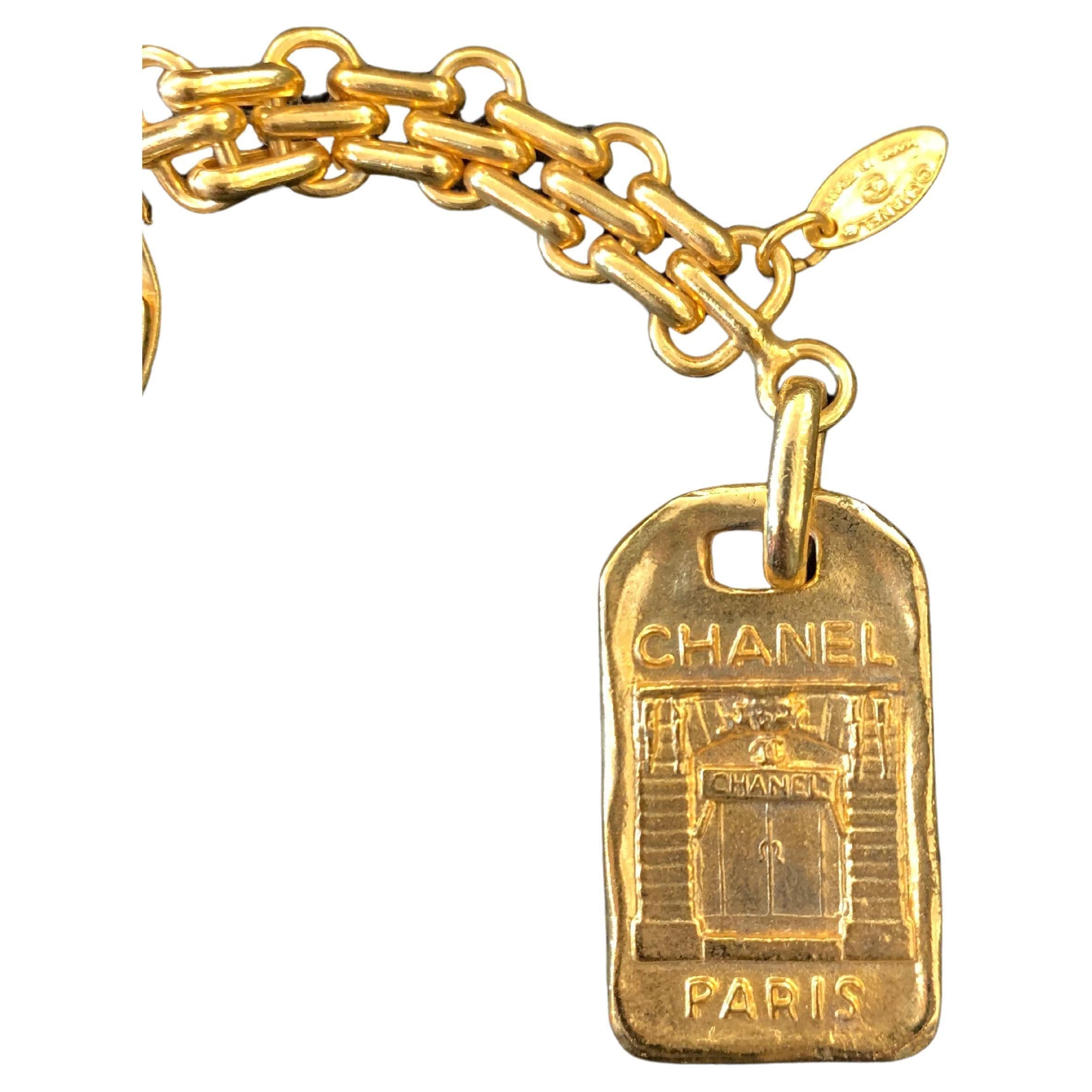 1980s Vintage CHANEL Gold Toned Paris Front Door Key Chain Keyring In Good Condition In Bangkok, TH