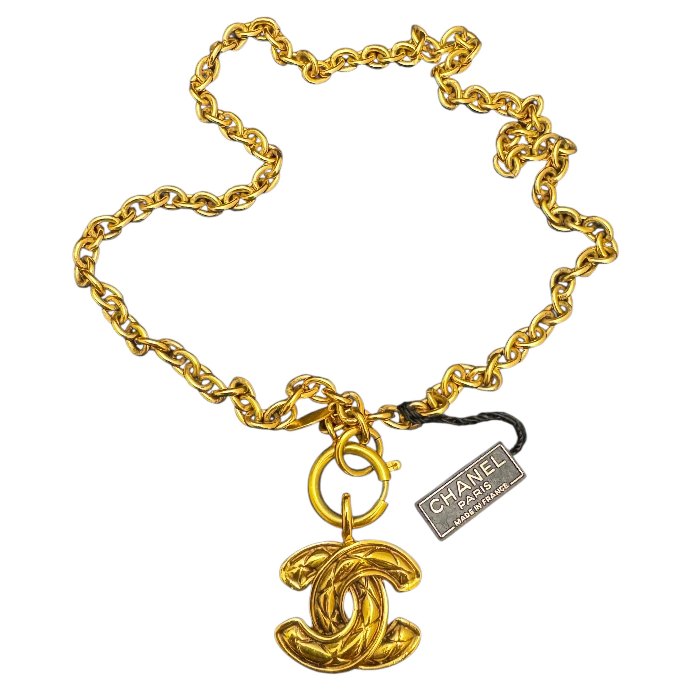 Vintage anni '80 CHANEL Collana a catena CC trapuntata in oro piccola
