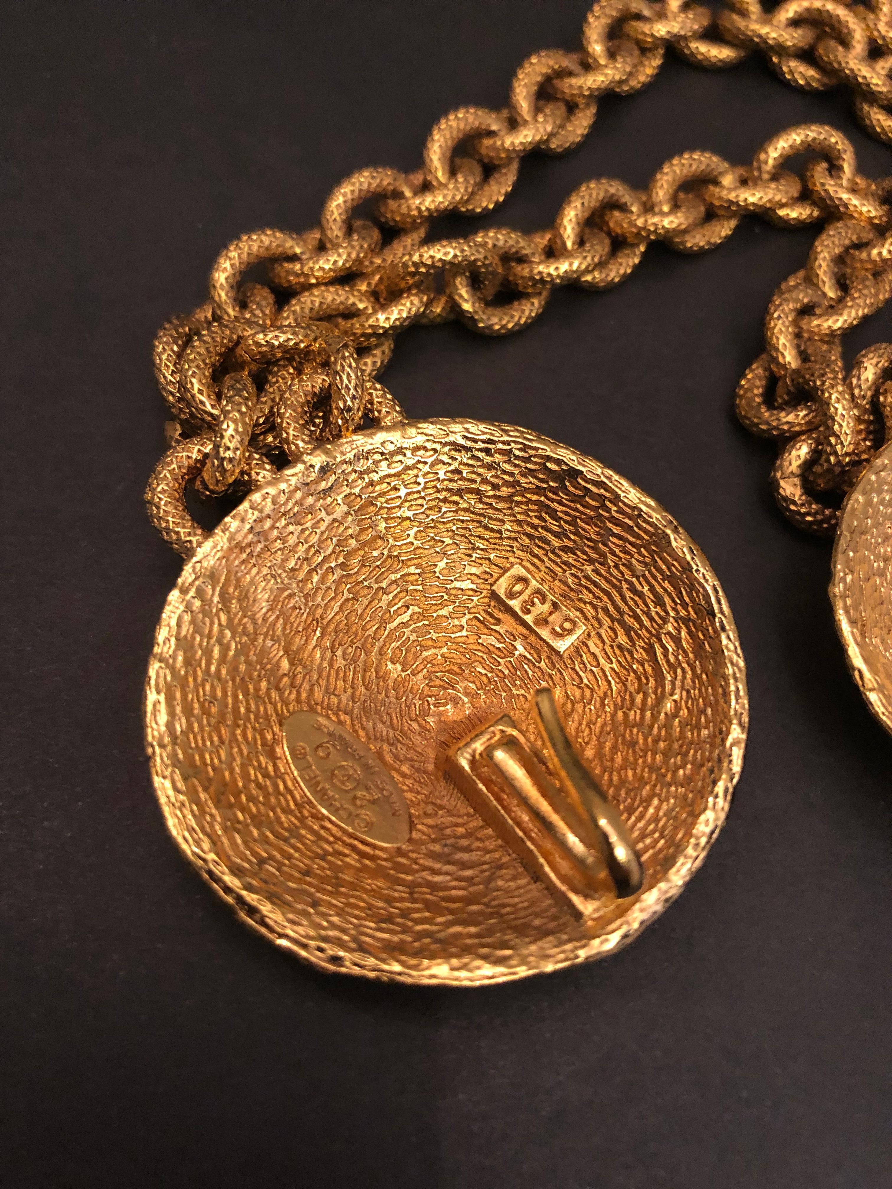 1980s Vintage CHANEL Gold Toned Tweed Medallion Chain Belt  For Sale 1