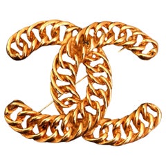 1980s Vintage CHANEL Huge Gold Toned CC Chain Brooch Pendant 