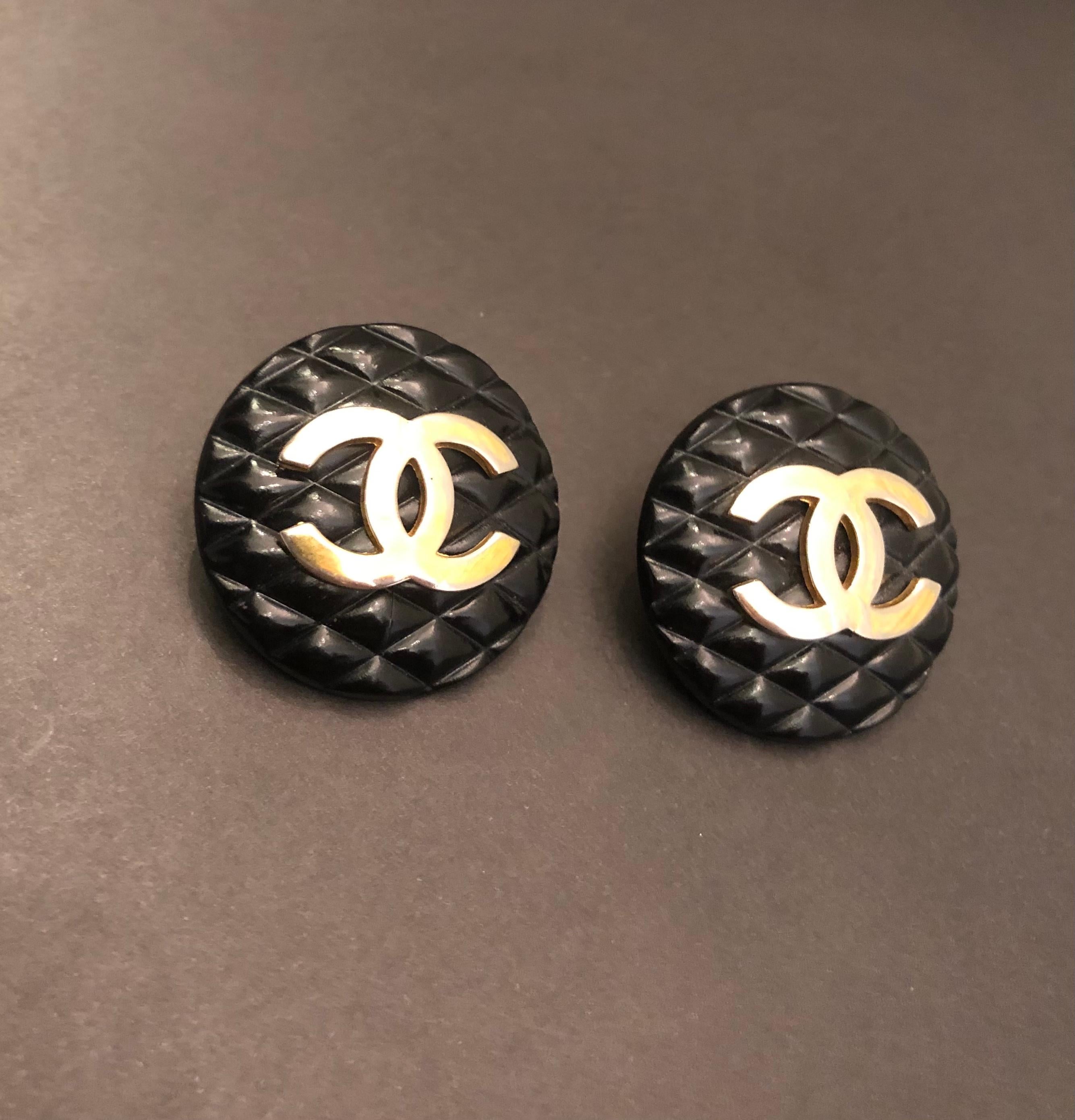 fake chanel buttons