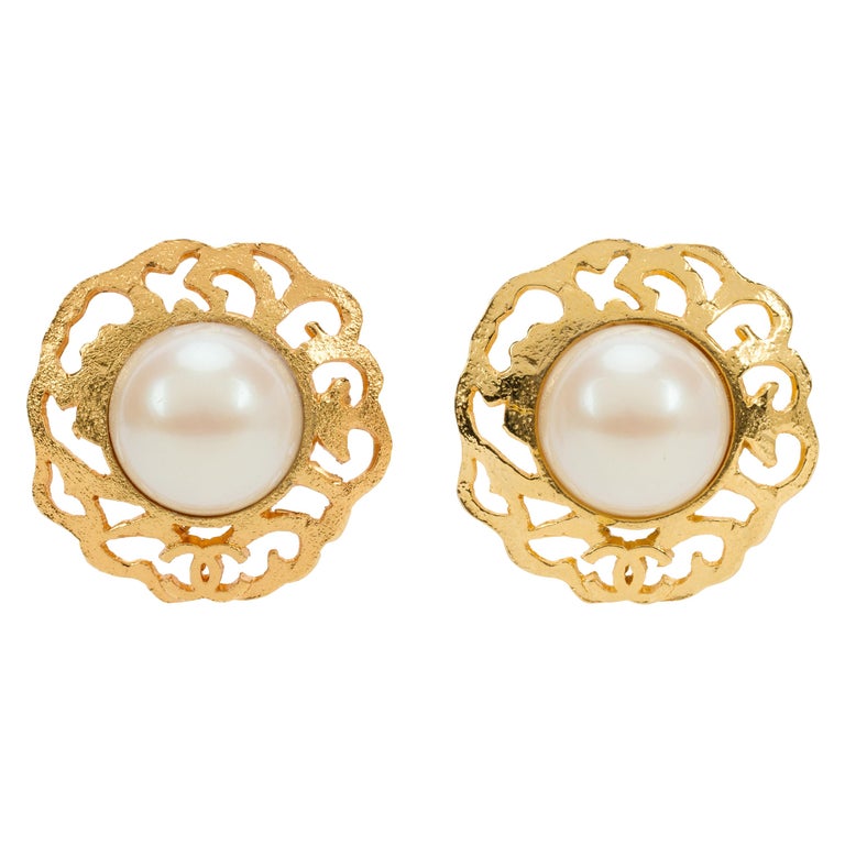 1980's Vintage Chanel Large Gold and Pearl Clip Earrings