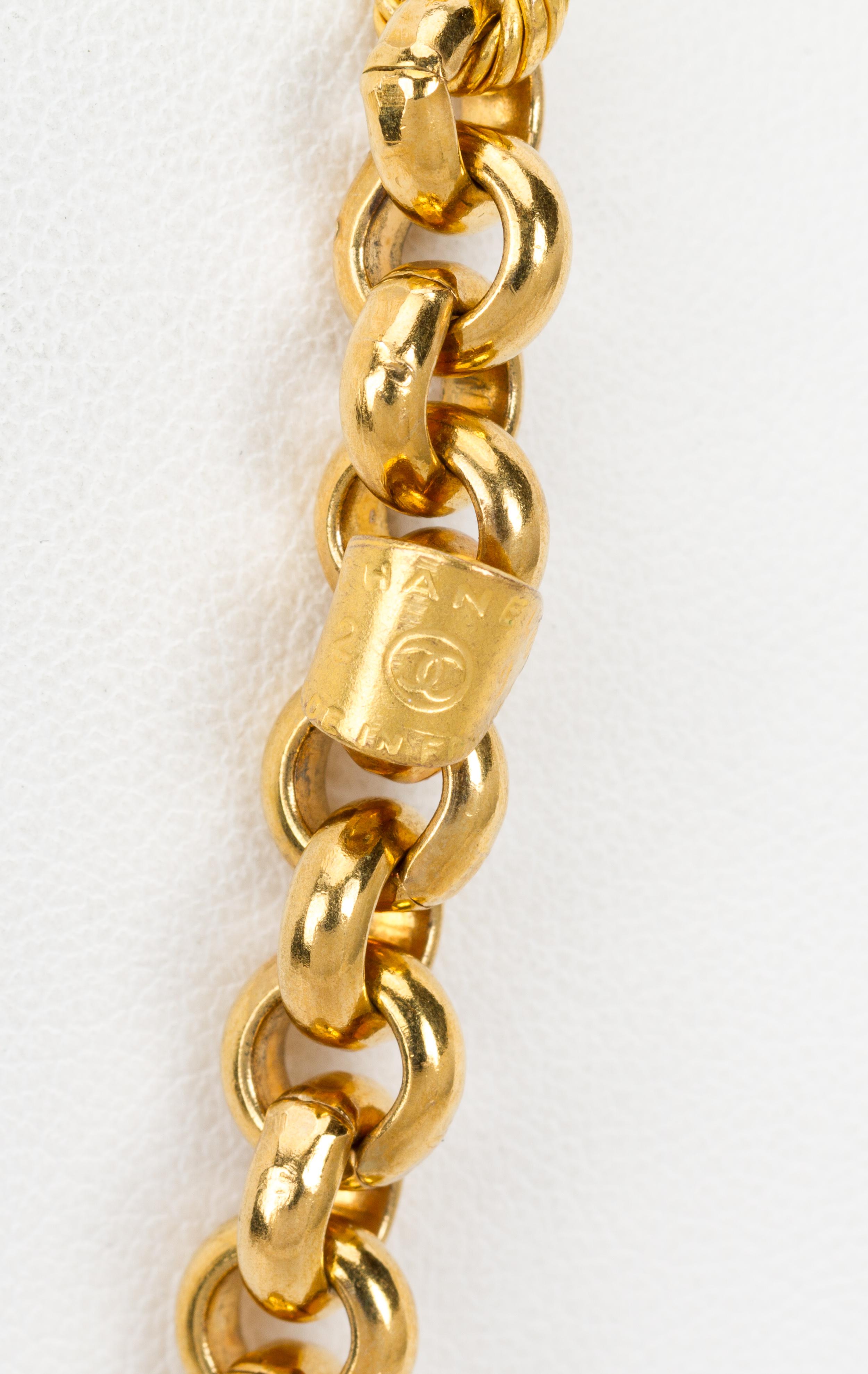 1980's Vintage Chanel Large Oval CC Logo Pendant Gold Necklace 3