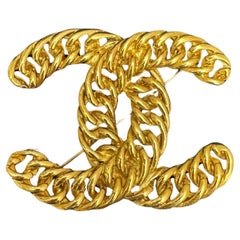 1980s Vintage CHANEL Massive Gold Toned CC Chain Brooch