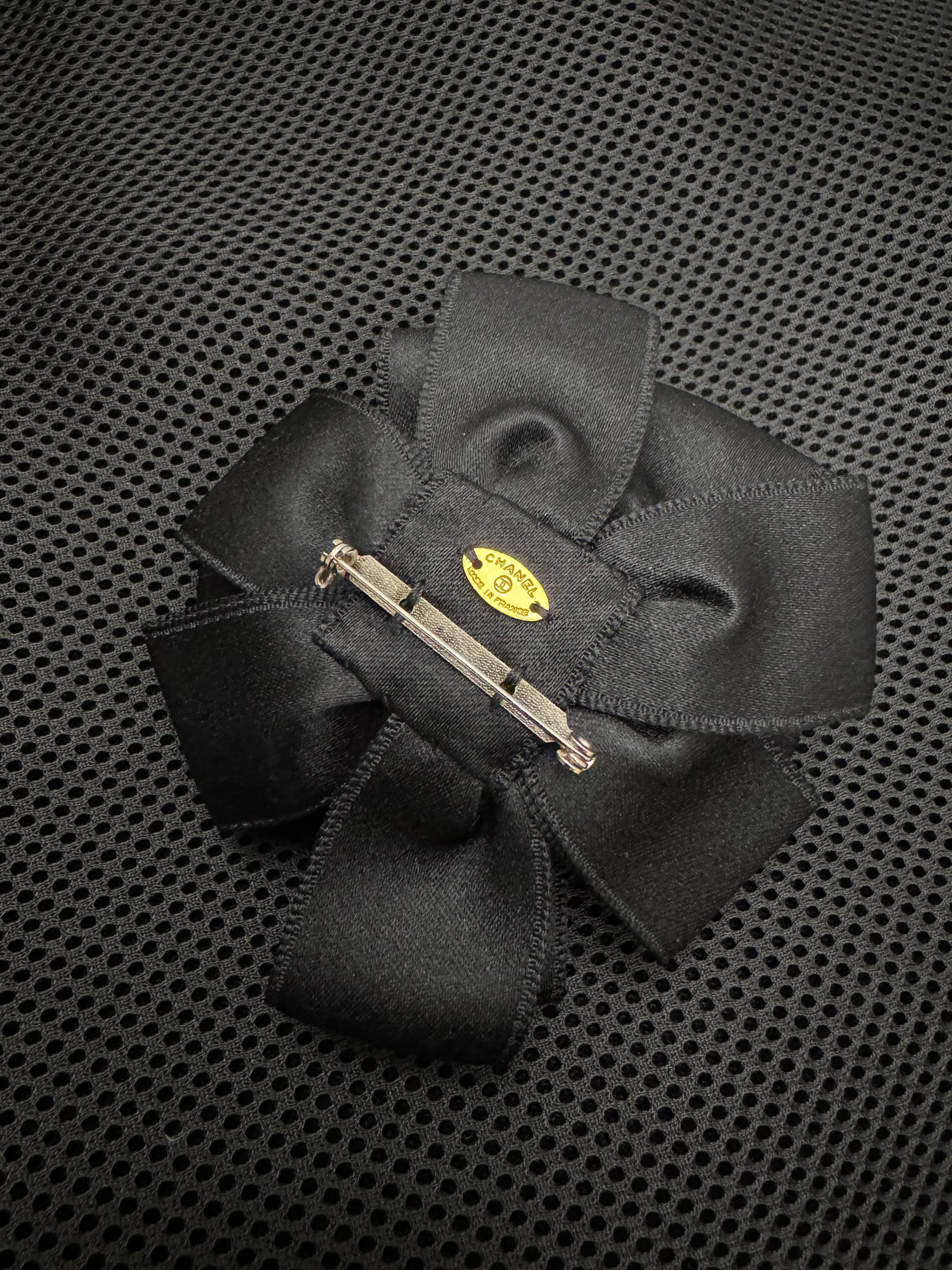 1980s Vintage CHANEL Massive Ribbon Camellia Brooch Black White 1