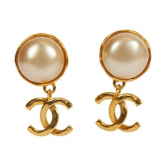 1980's Vintage Chanel Pearl CC Logo Gold Drop Earrings at 1stDibs