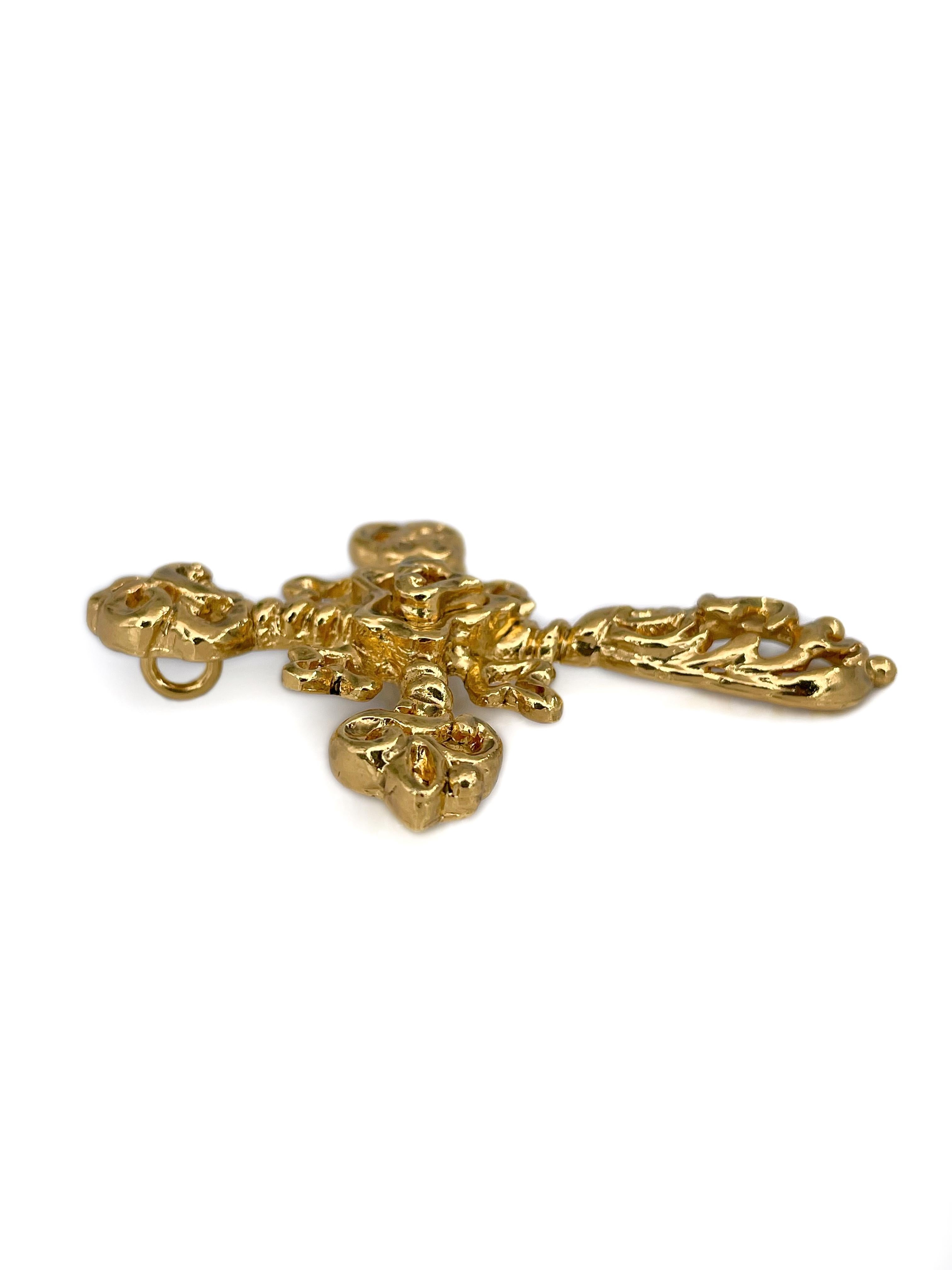 De las mujeres 1980s Vintage Christian Lacroix Oro Tono Barroco Cruz Calada Broche Colgante en venta