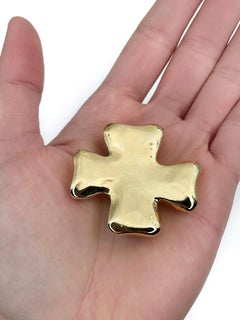 1980er Jahre Vintage Christian Lacroix Goldfarbene Anstecknadelbrosche mit Kreuzmuster