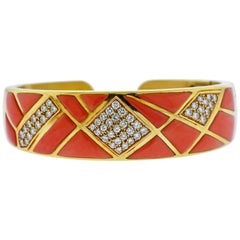 1980s Vintage Coral Diamond Gold Bracelet