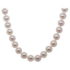 1980s Vintage Cultured Pearl Necklace with 14K Yellow Gold Claps