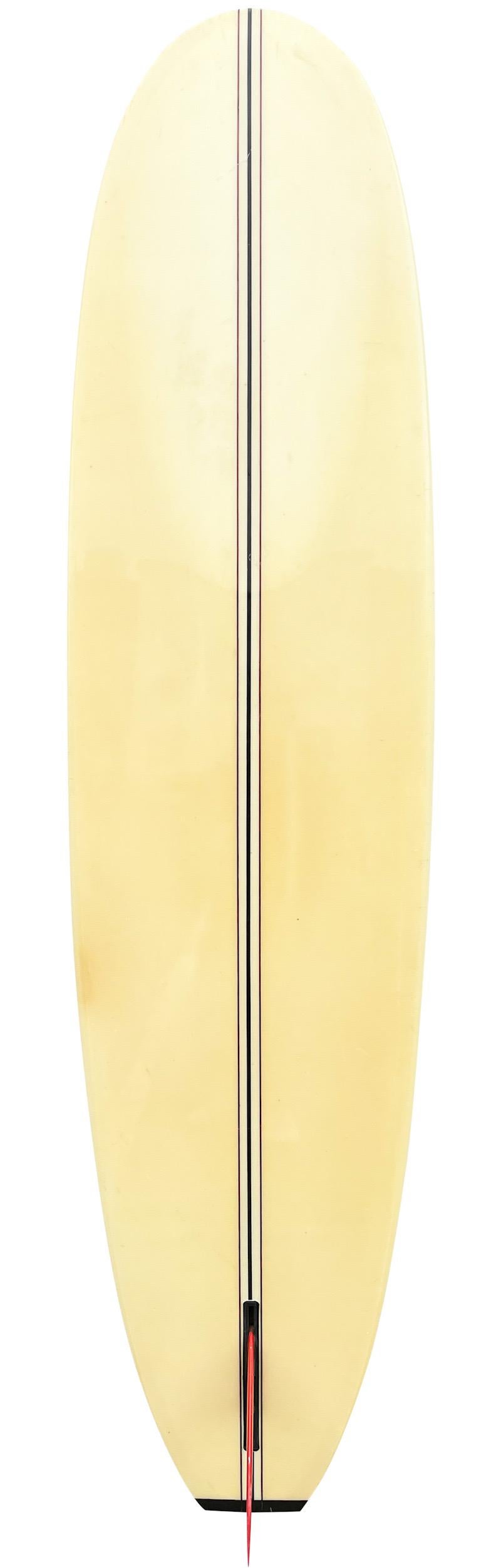 1984 David Nuuhiwa Modell-Mini-Longboard, geformt von dem verstorbenen Donald Takayama (1943-2012). Mit einem 3-Schnüren-Design mit rotem Original-Einstecker von Donald Takayama. Ein wunderschönes Beispiel für ein gut gepflegtes Vintage- Surfbrett,