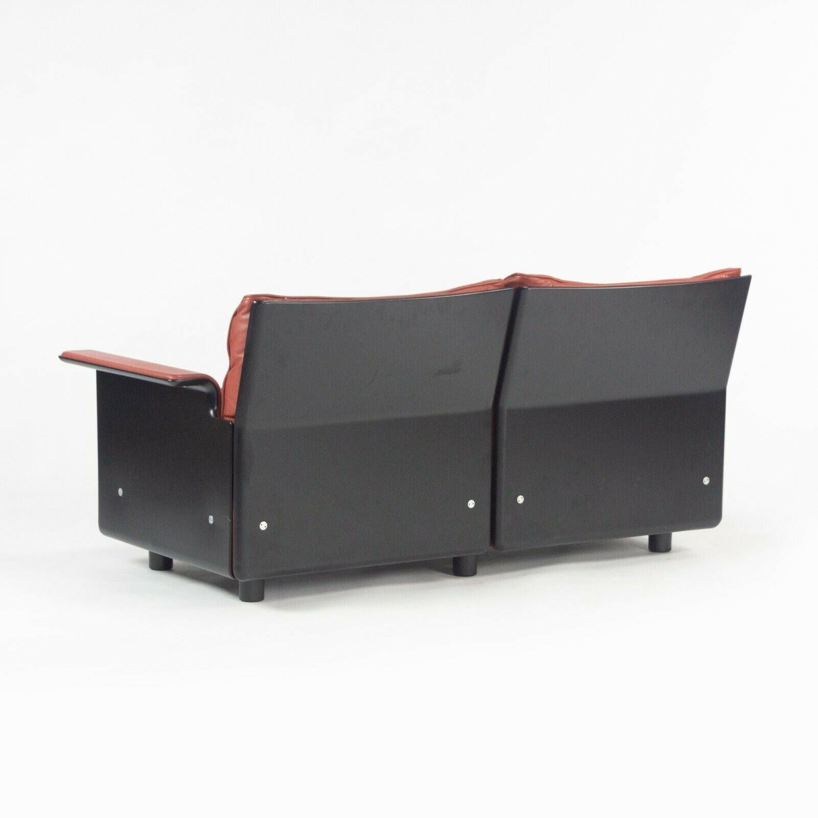 1980s Vintage Dieter Rams for Vitsoe 620 Red Leather and Black Two Seat Settee In Good Condition For Sale In Philadelphia, PA