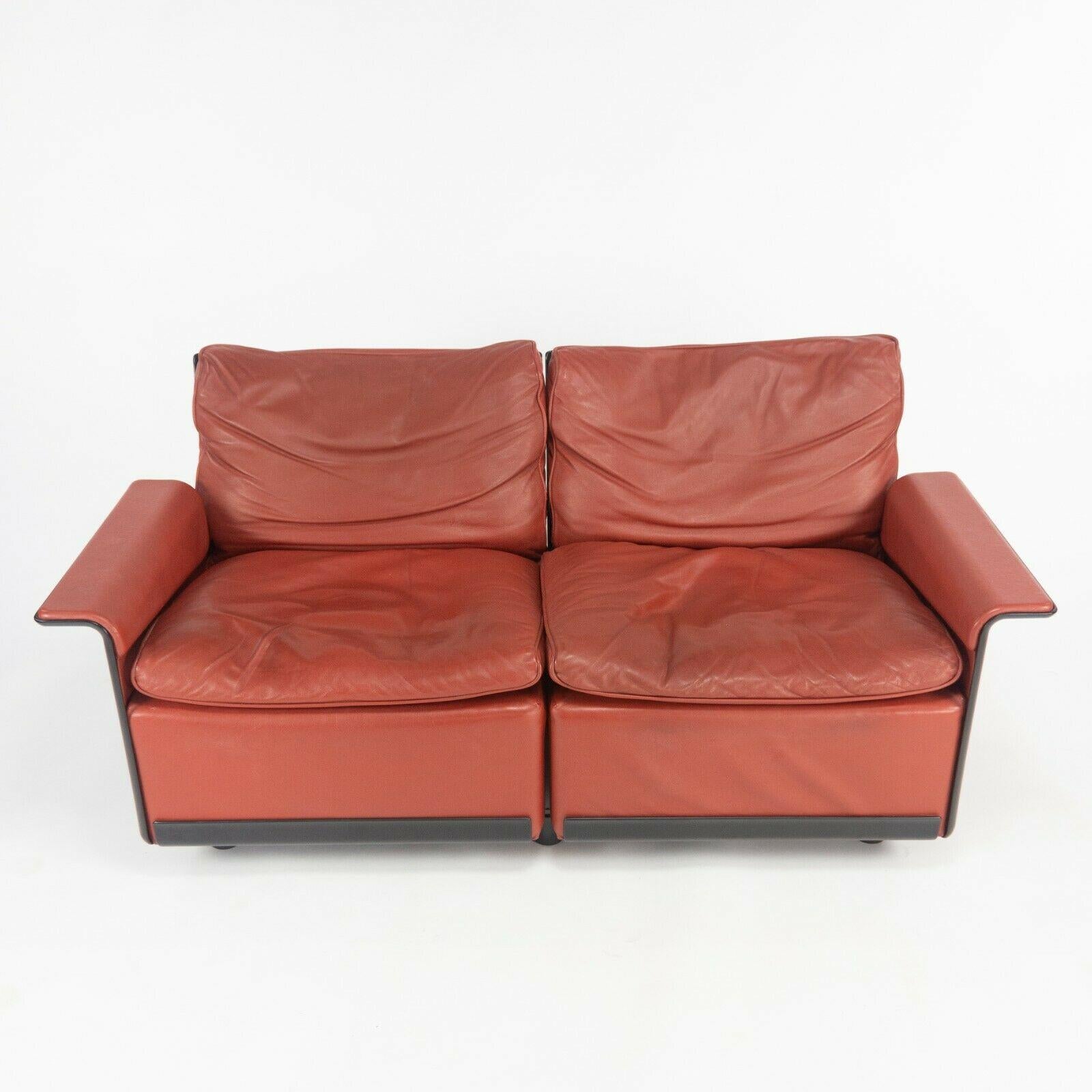 1980s Vintage Dieter Rams for Vitsoe 620 Red Leather and Black Two Seat Settee For Sale 2