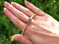 Brazalete de oro vintage francés de los años 80 1,05 quilates de rubí 2,16 quilates de diamantes y zafiro