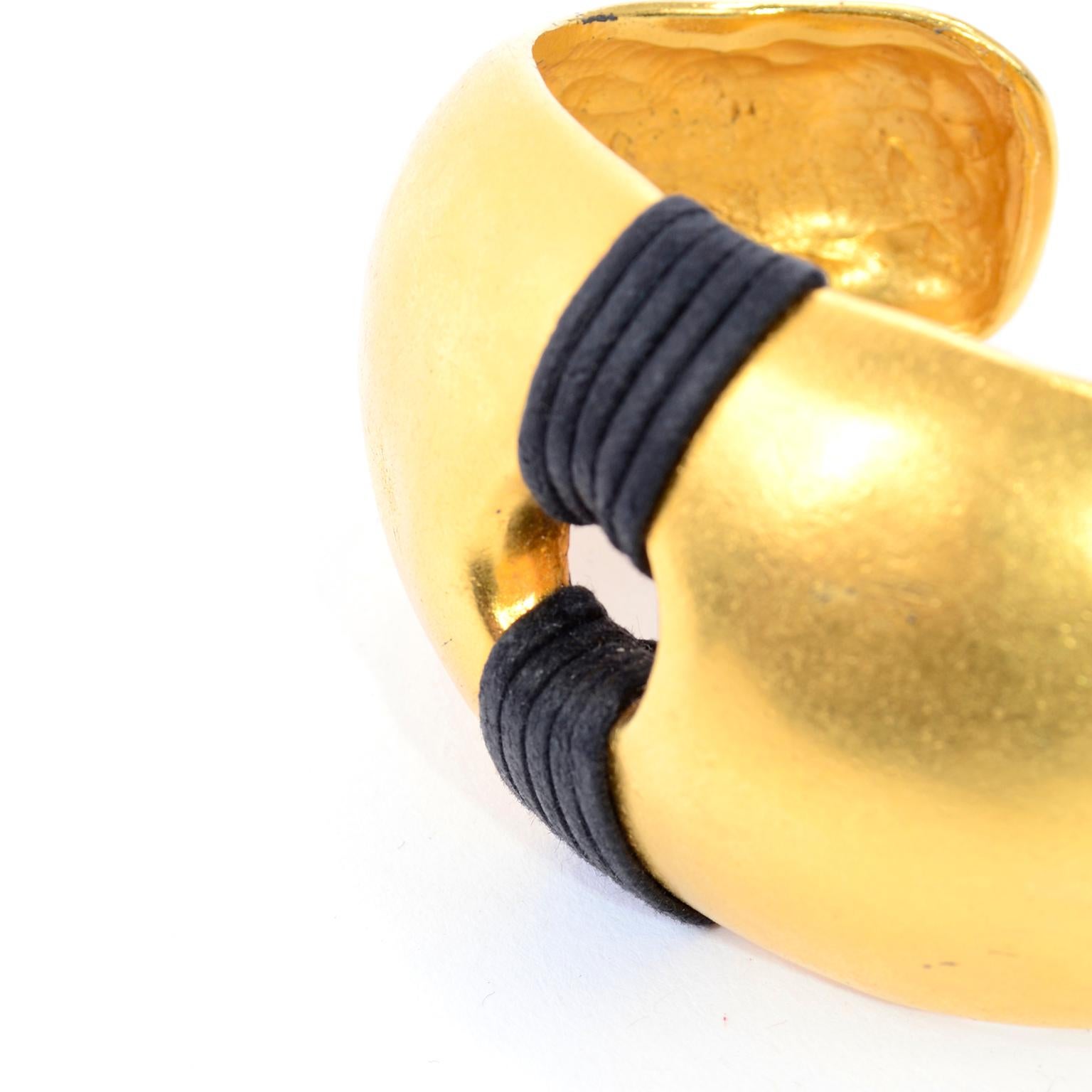 1980s Vintage Gold Plated Cuff Modern Bracelet With Black Band Details For Sale 2