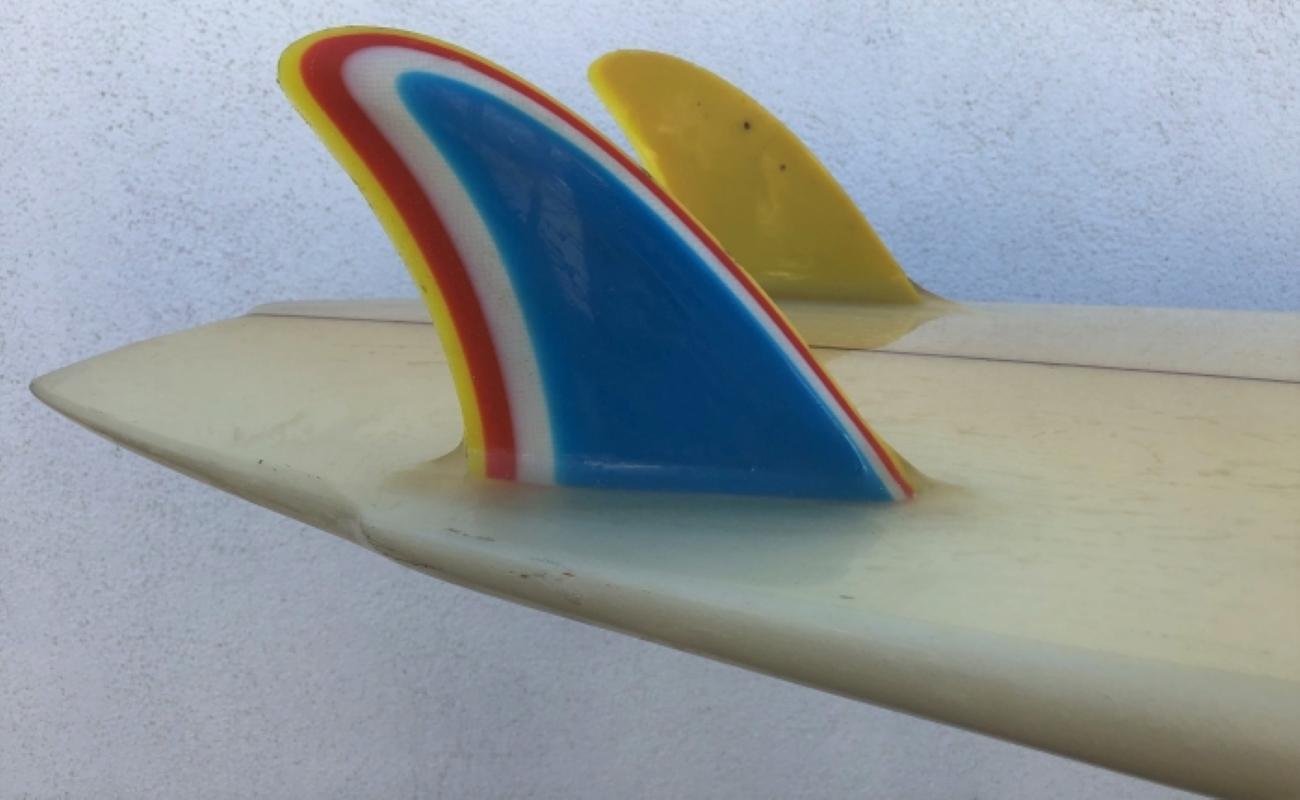 1980s Vintage Gordie Surfboards Twin Fin Fish Short Board In Good Condition In Haleiwa, HI