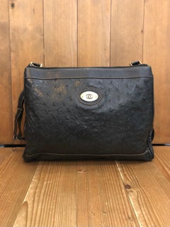 1980er Vintage GUCCI Schwarze Messenger Bag aus Straußenleder für Herren