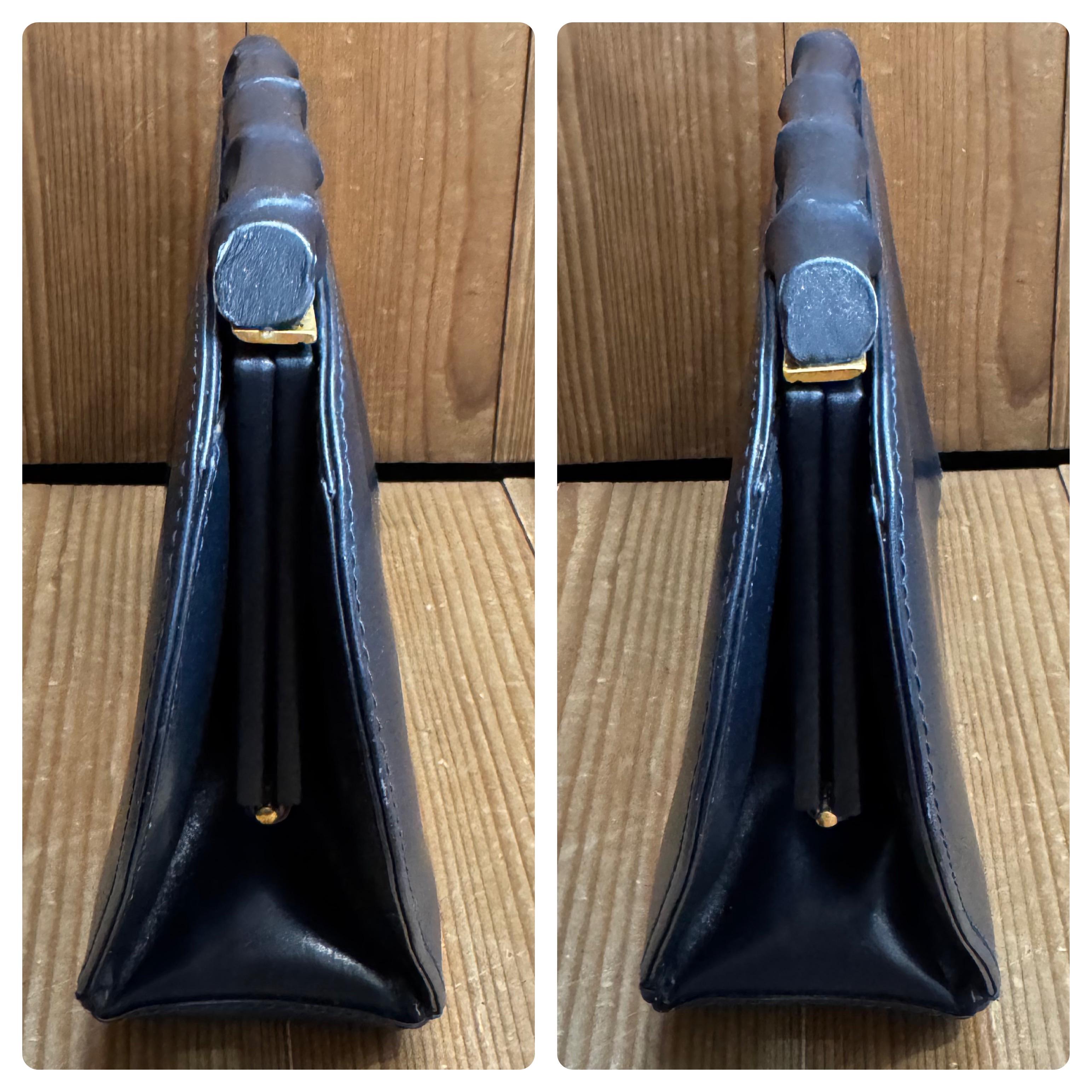 1980s Vintage GUCCI Calfskin Leather Bamboo Clutch Bag Navy For Sale 1