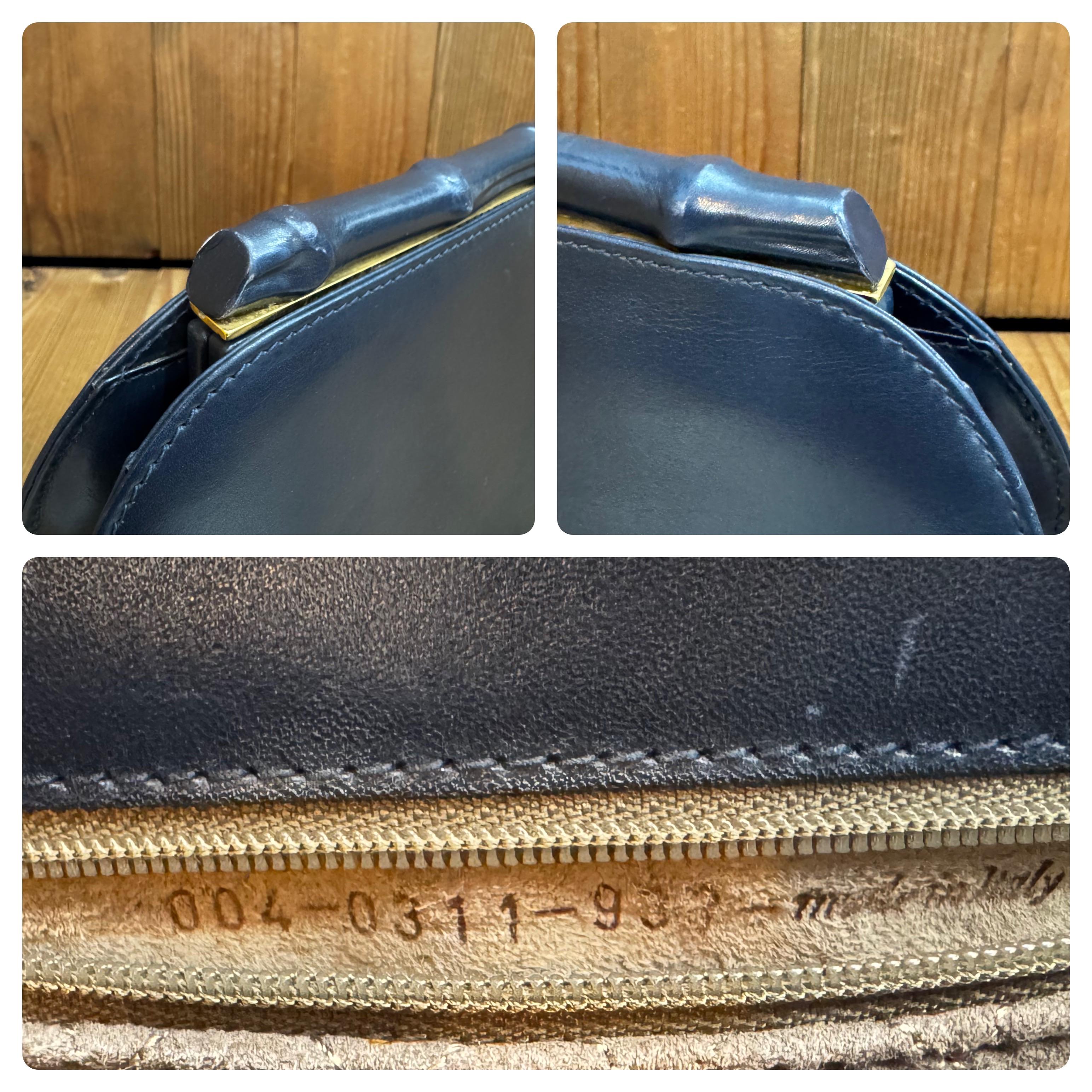 1980s Vintage GUCCI Calfskin Leather Bamboo Clutch Bag Navy For Sale 2
