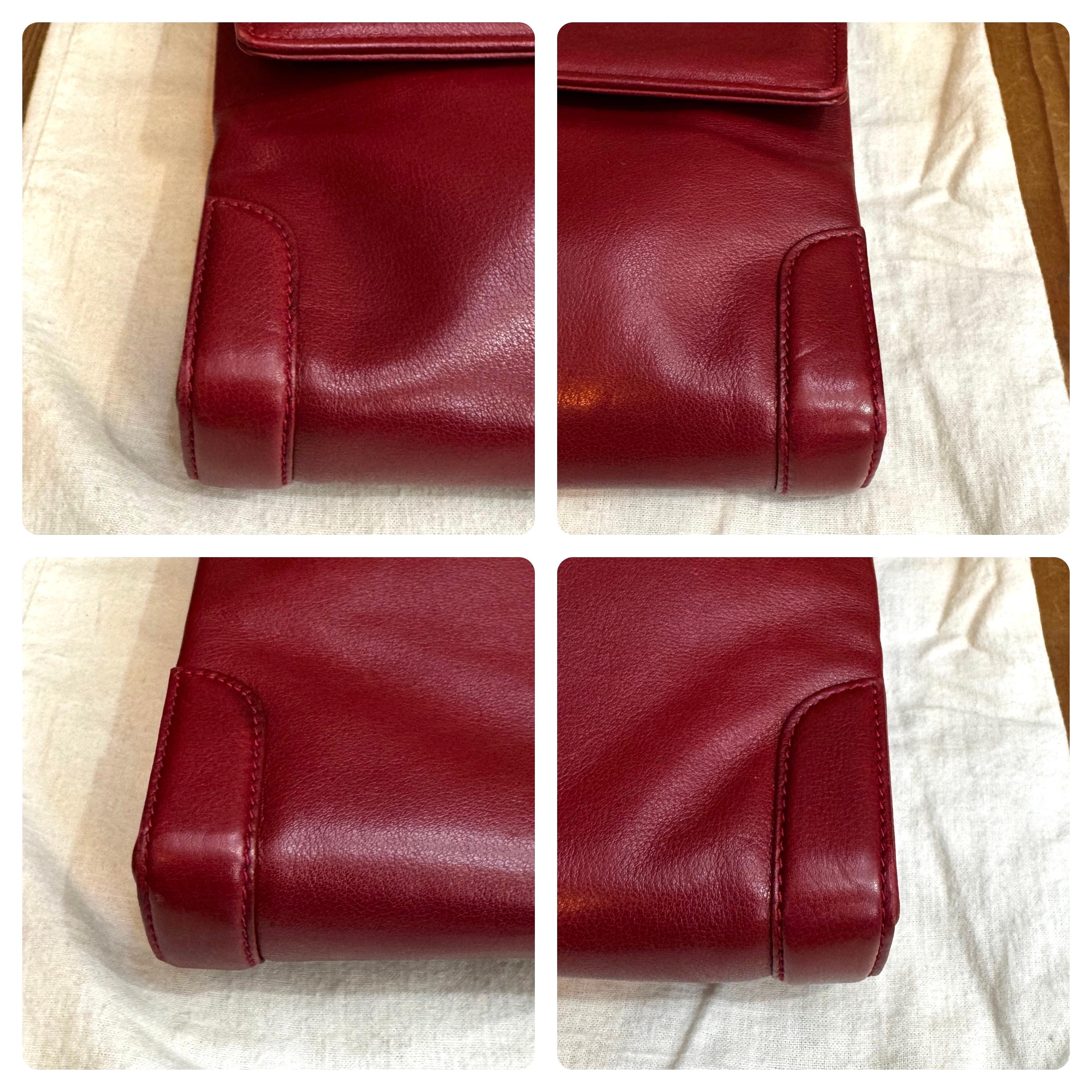 1980s Vintage GUCCI Calfskin Leather Clutch Bag Burgundy For Sale 1