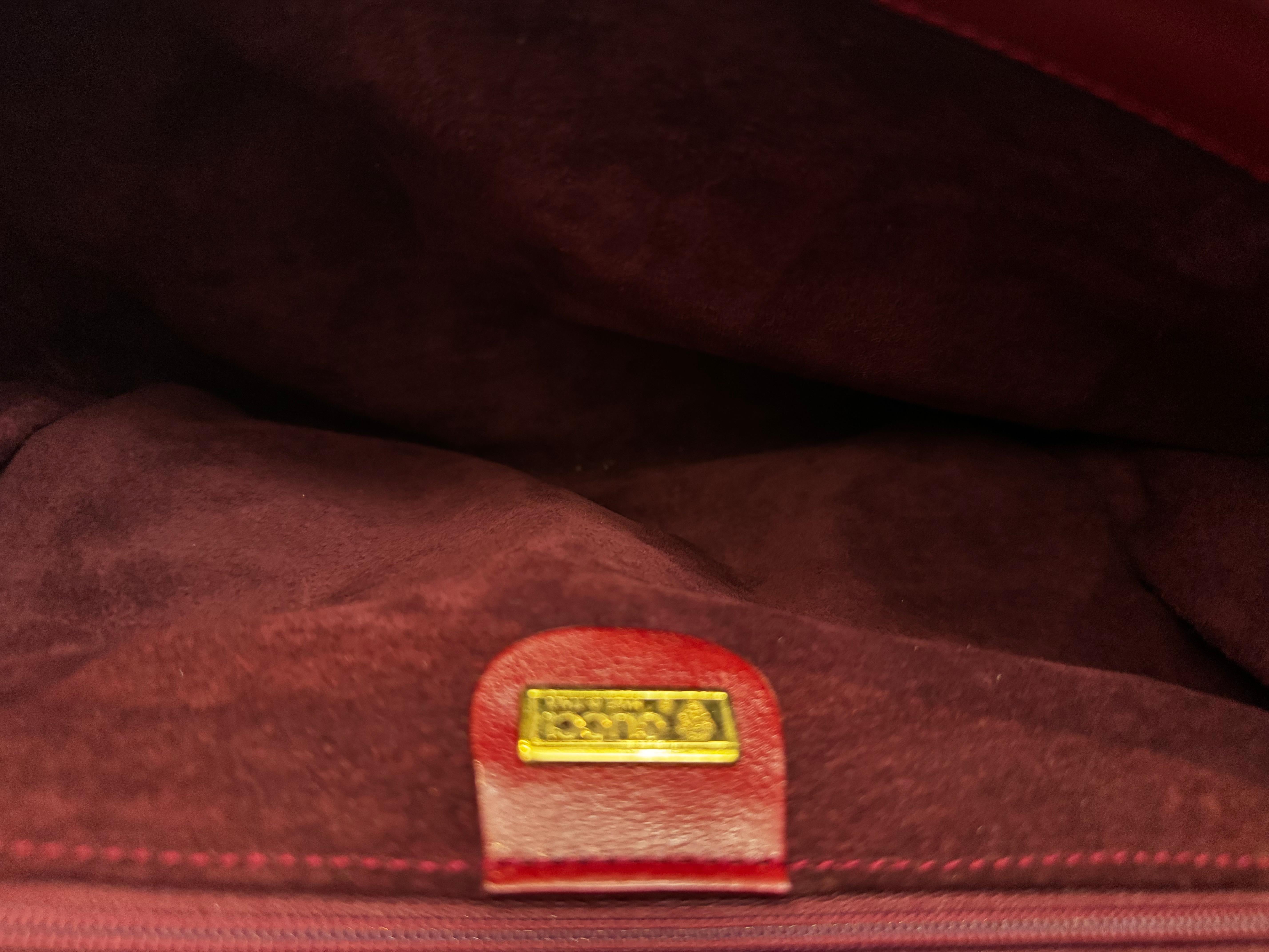1980s Vintage GUCCI Calfskin Leather Clutch Bag Burgundy For Sale 4