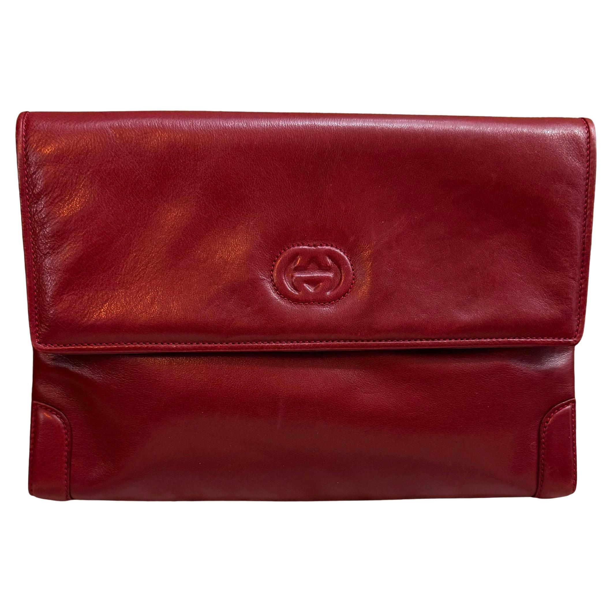 1980s Vintage GUCCI Calfskin Leather Clutch Bag Burgundy For Sale