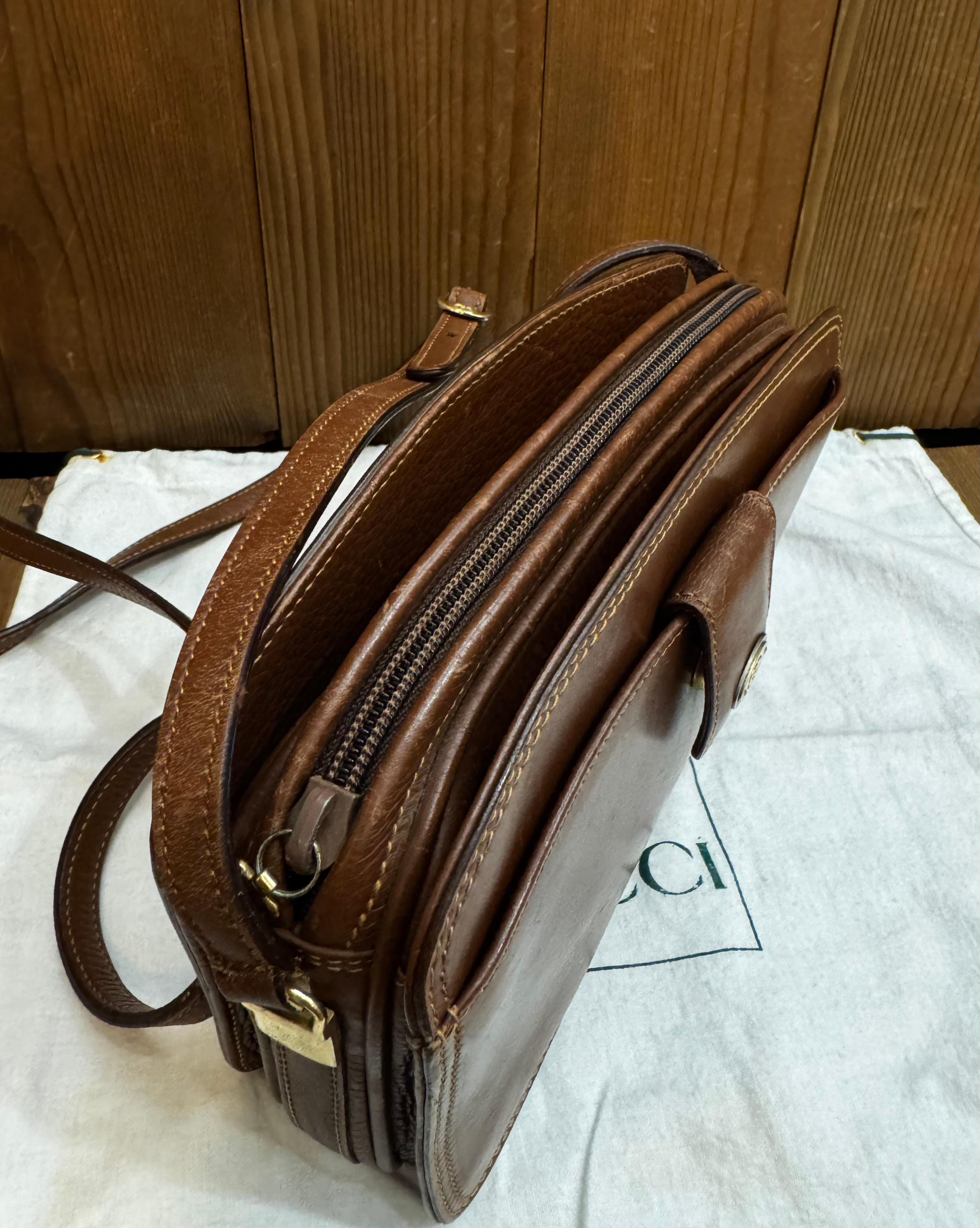 1980s Vintage GUCCI Mini Crossbody Bag Dark Brown Cowhide Leather For Sale 7