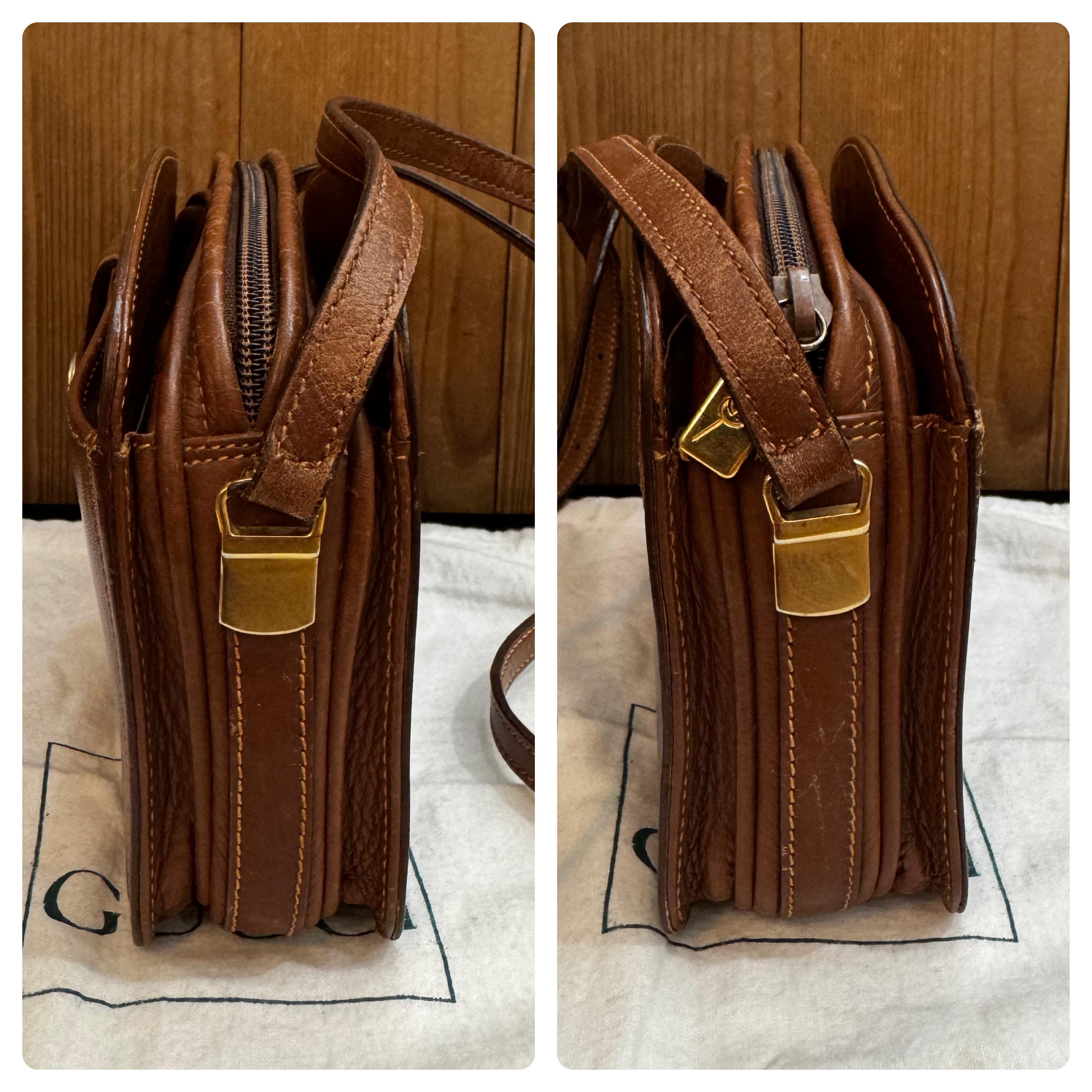 Women's or Men's 1980s Vintage GUCCI Mini Crossbody Bag Dark Brown Cowhide Leather For Sale